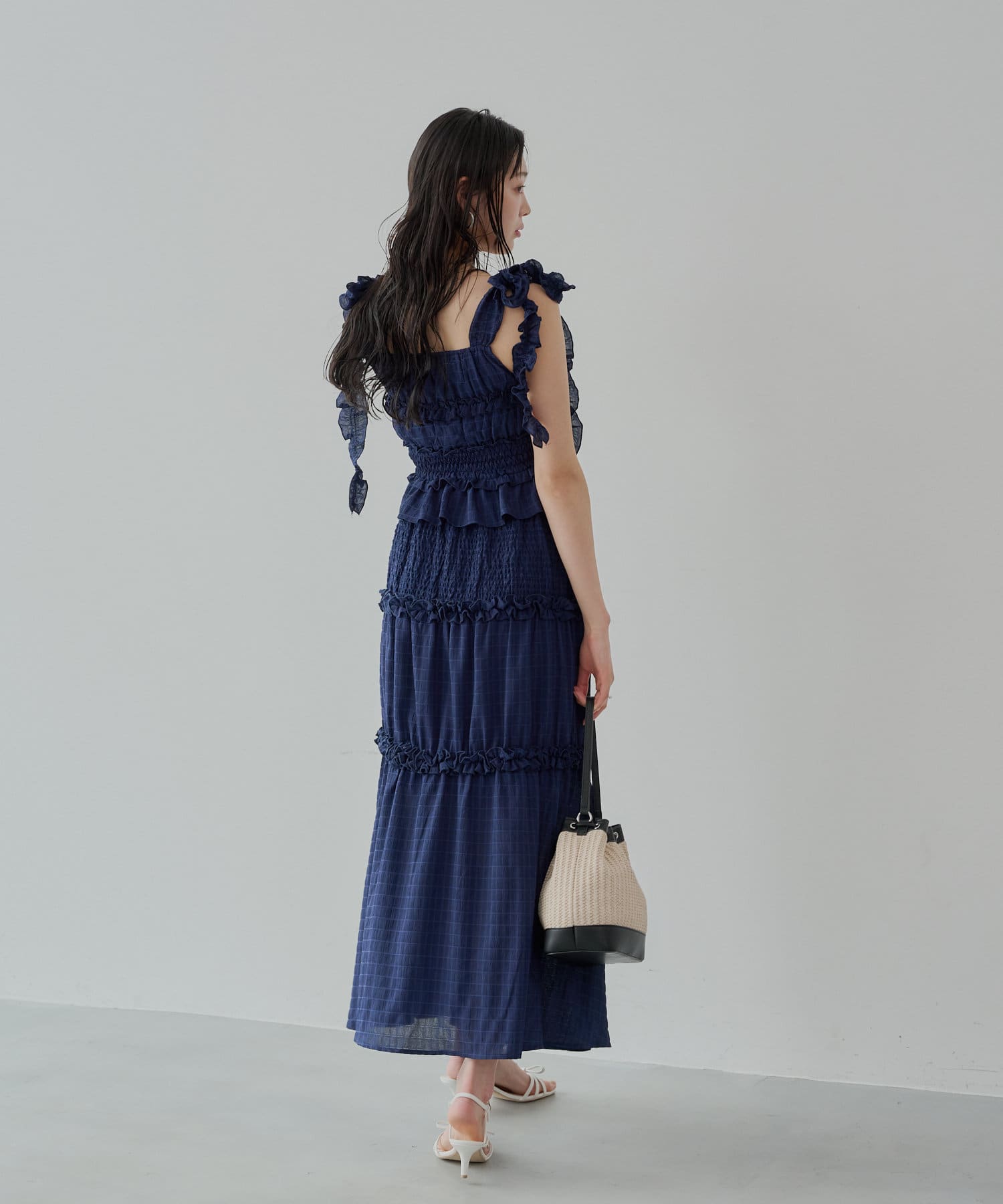 軽やかな着心地と女性らしいシルエットが魅力のシャーリングタンク+シャーリングフレアスカート※新色・ブルーその他２、ブルーその他５▶商品ポイント・上品な光沢感と肌触りの良いしっかりとした生地で、大人の女