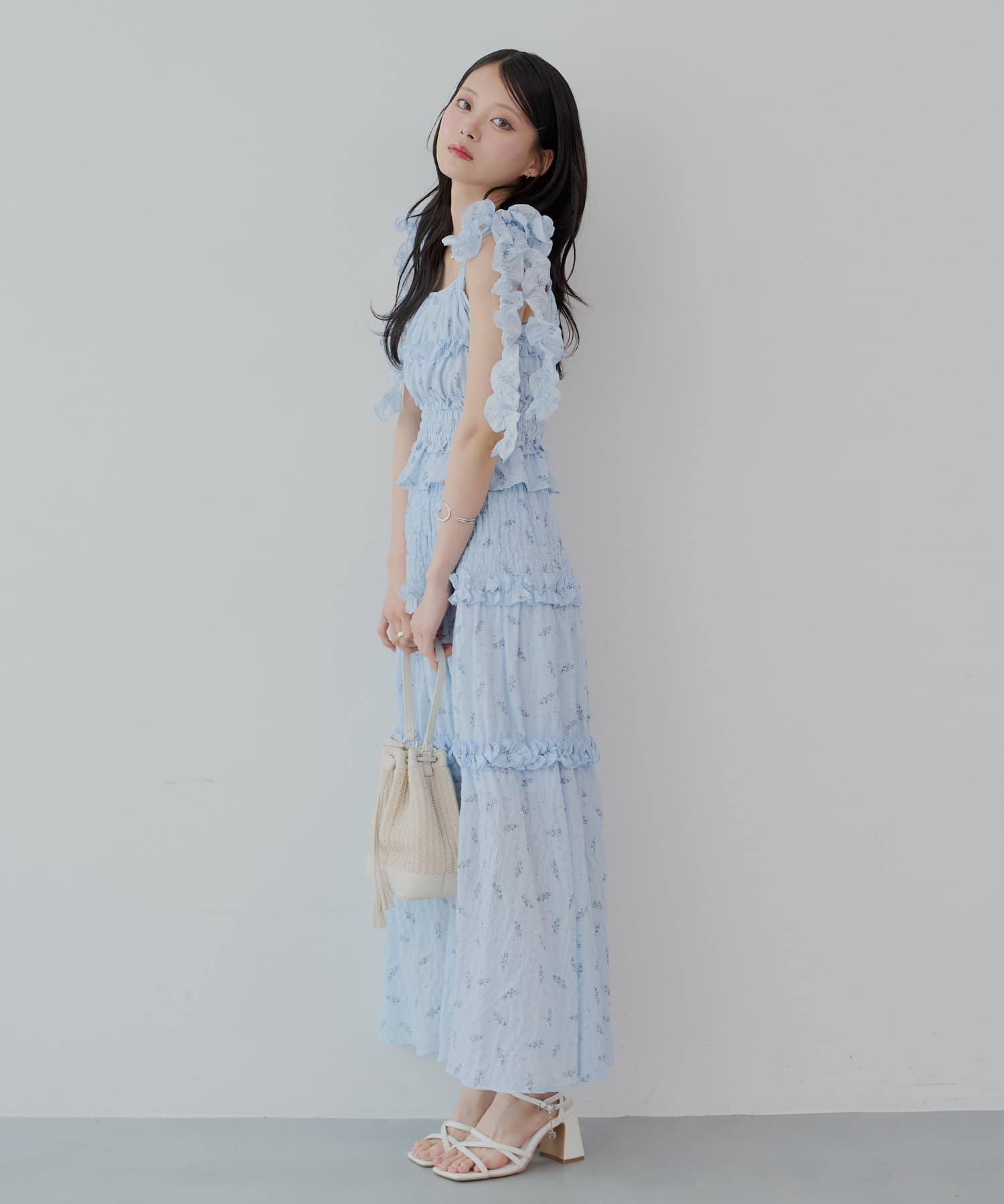 軽やかな着心地と女性らしいシルエットが魅力のシャーリングタンク+シャーリングフレアスカート※新色・ブルーその他２、ブルーその他５▶商品ポイント・上品な光沢感と肌触りの良いしっかりとした生地で、大人の女