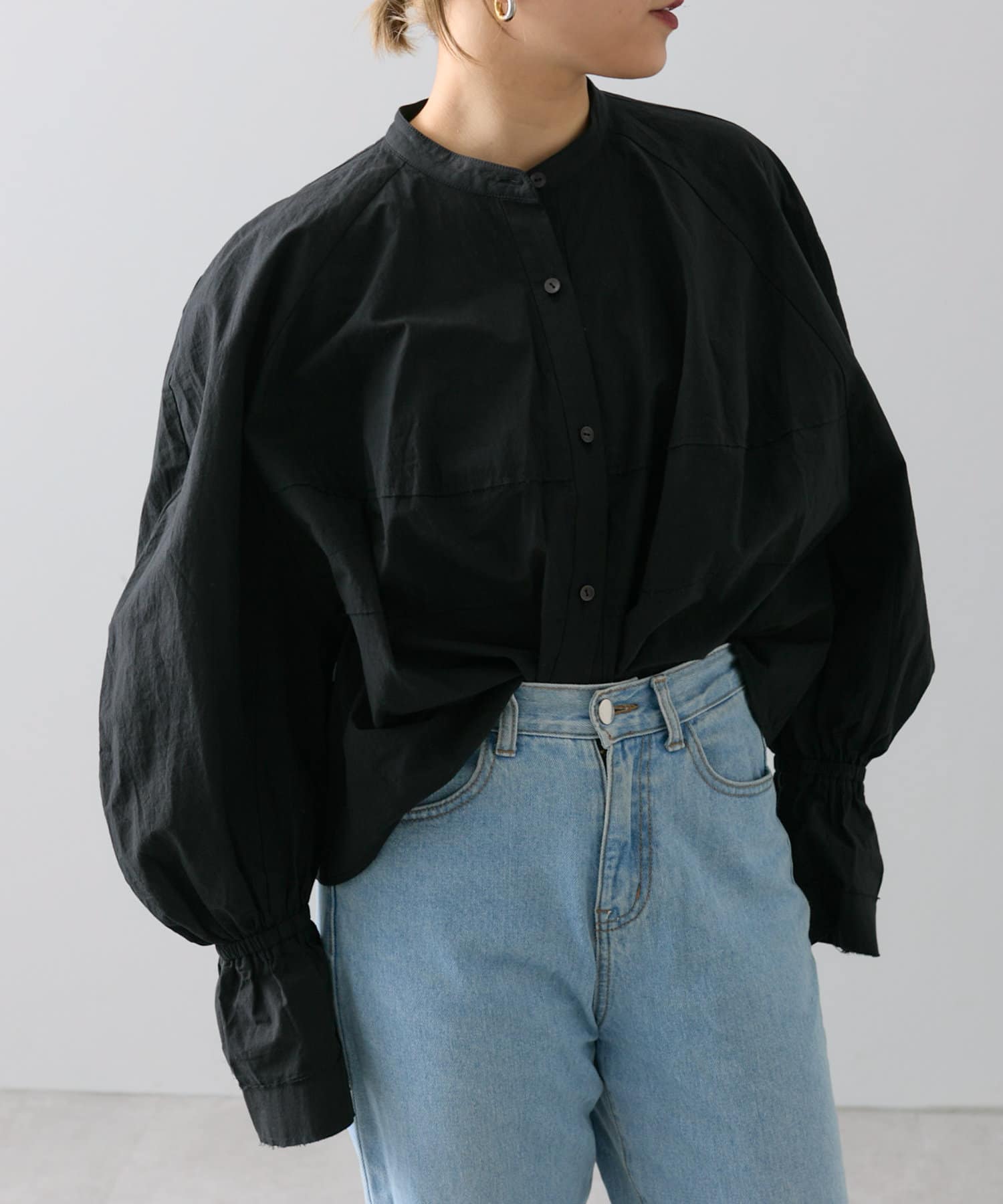 Amiur（エミレ）の「flare ribbon volume blouse / フレアリボン