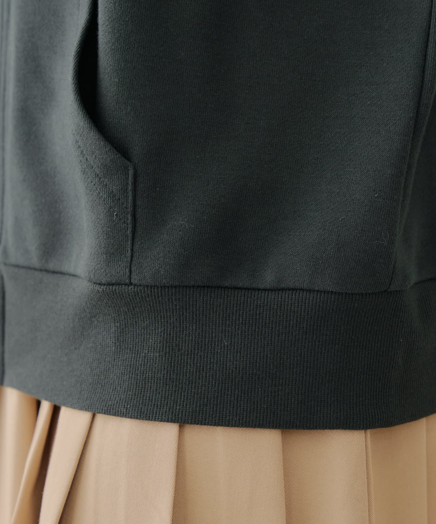 NICE CLAUP / OLIVE des OLIVE OUTLET(ナイスクラップ  / オリーブ デ オリーブ アウトレット) 【RMAF】【MARCHES】ロゴ刺繍ZIPUPパーカー