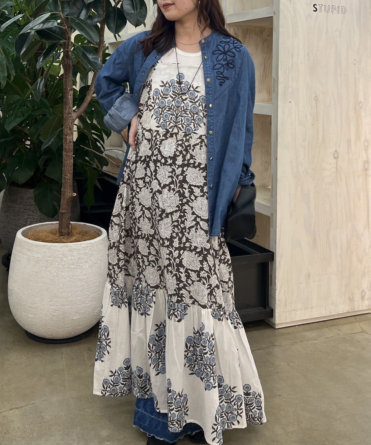 NICE CLAUP / OLIVE des OLIVE OUTLET(ナイスクラップ  / オリーブ デ オリーブ アウトレット) 【RMAF】バンドカラーコード刺繍シャツ