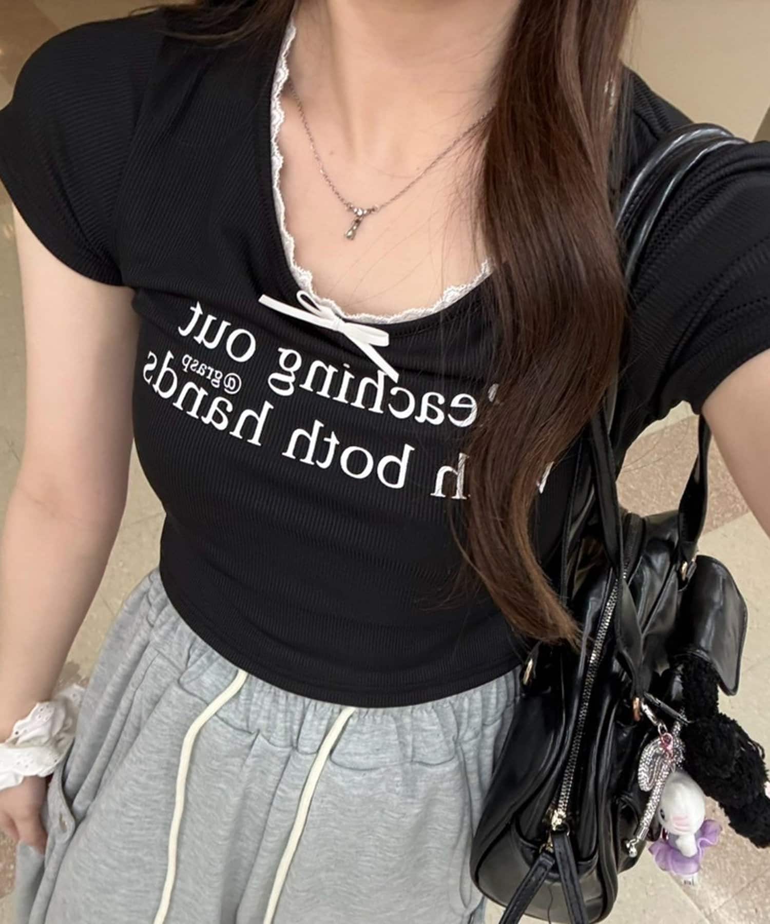 Remind me and forever(リマインドミーアンドフォーエバー) 【@re.__mi23セレクト】衿ぐりレーステレコT