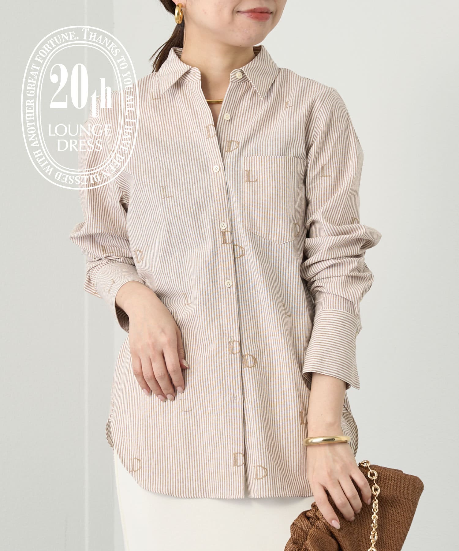 20周年限定】20th刺繍イニシャルシャツ | LOUNGEDRESS(ラウンジ