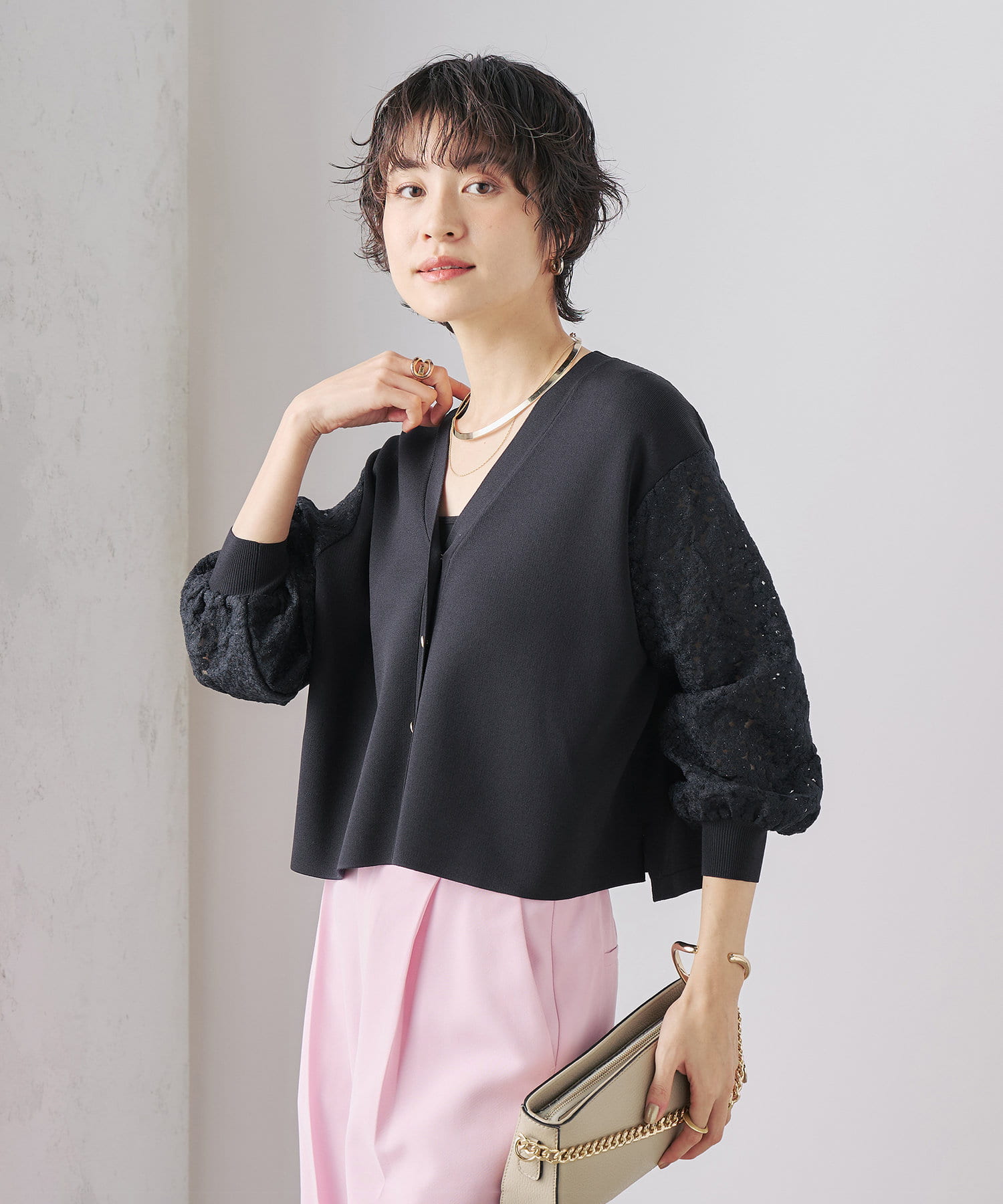 NOLLEY'S(ノーリーズ) 《手洗い可能》袖フラワー刺繍生地Vネックカーディガン