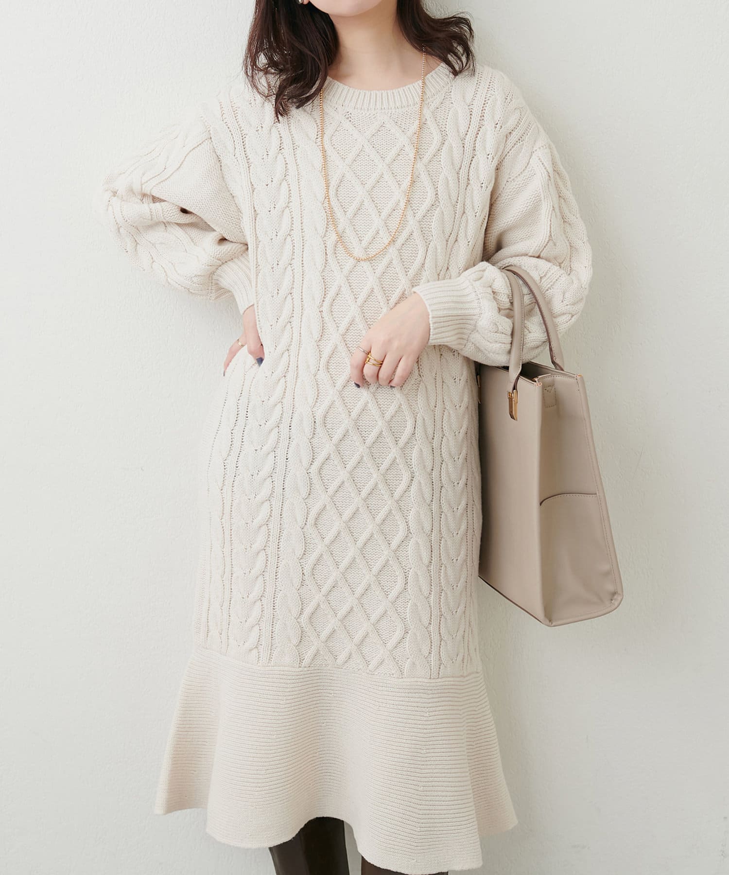 NICE CLAUP / OLIVE des OLIVE OUTLET(ナイスクラップ  / オリーブ デ オリーブ アウトレット) 【natural couture】裾フレアケーブルニットワンピース