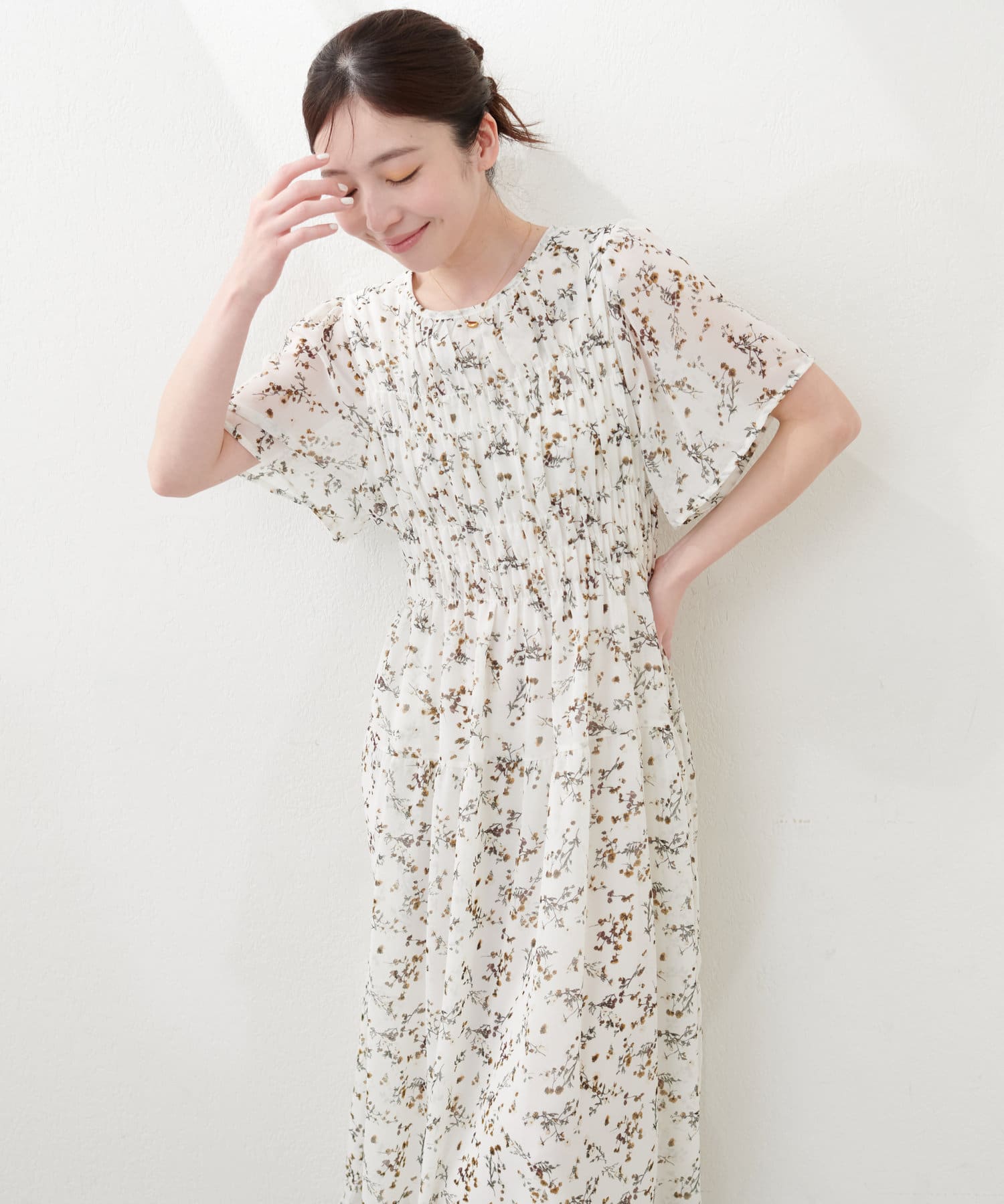 natural couture(ナチュラルクチュール) 【WEB限定】変形シャーリングフレアスリーブワンピース