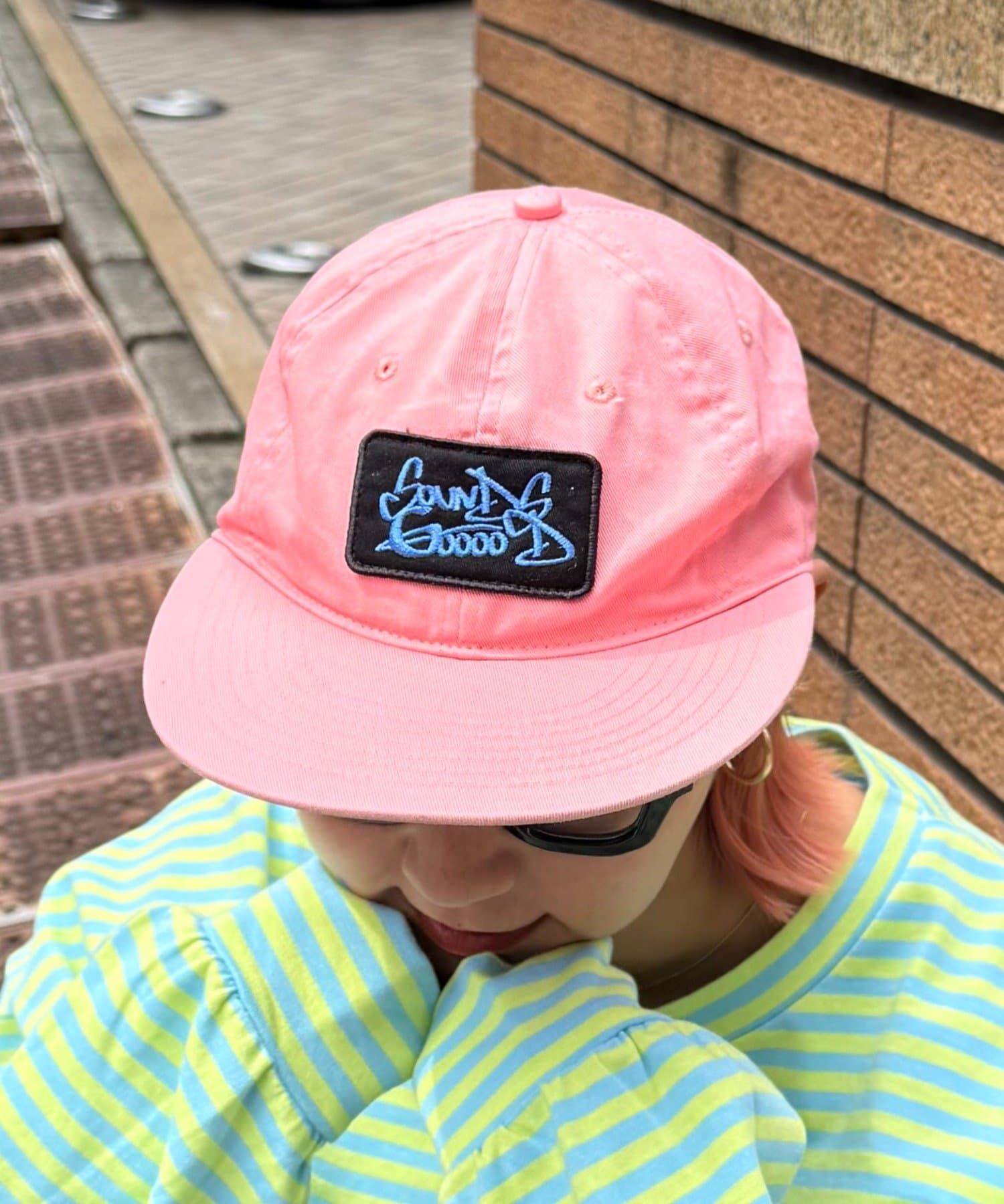 ストリート感と上品さを兼ね備えた、こだわりのキャップ■デザインカジュアルコーデに欠かせないジェットキャップが登場。フロント部分のワッペンロゴが、コーデのアクセントにぴったりです！後ろのベルトでサイズ調
