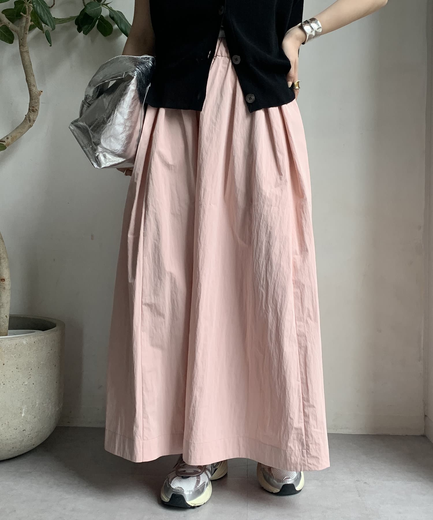 ■2025 SPRING & SUMMER ITEM■WEB限定！リラクシーな着心地！美シルエットのタックギャザースカートタックによる立体感とギャザーによるふんわり感が組み合わり、動きのある美