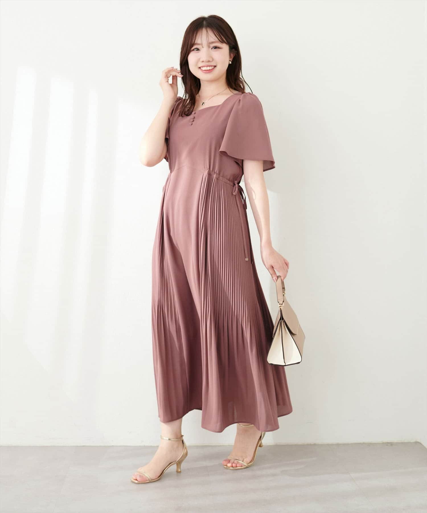 【2025SS natural couture】インフルエンサー　かなみ（＠canami__n）考案大人気デートワンピースから、夏ver.が登場！■Design　デコルテラインを女性らしくヘルシーに見