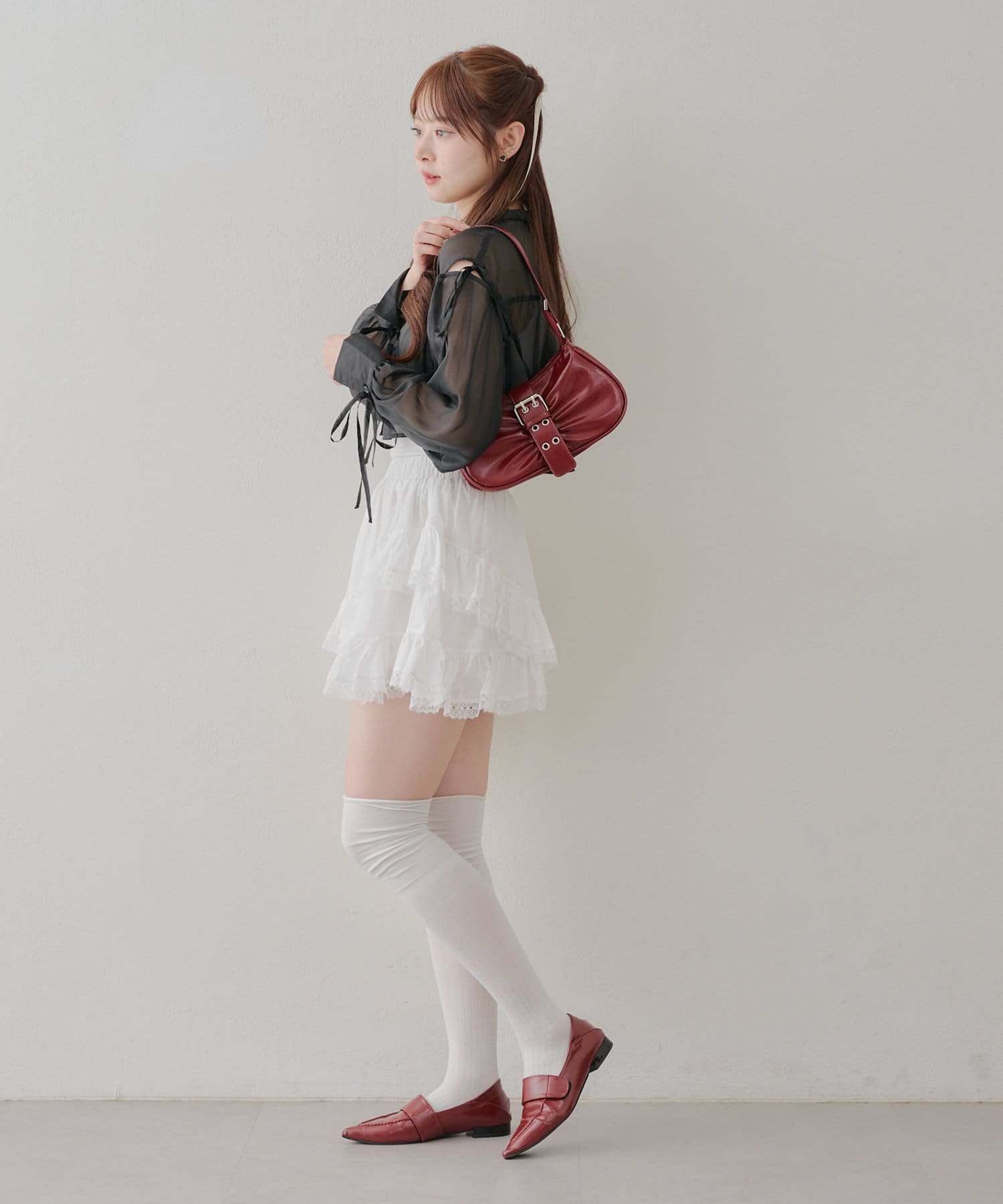 NICE CLAUP / OLIVE des OLIVE OUTLET(ナイスクラップ  / オリーブ デ オリーブ アウトレット) 【RMAF】【MARCHES】肩リボンクロップドシャツ