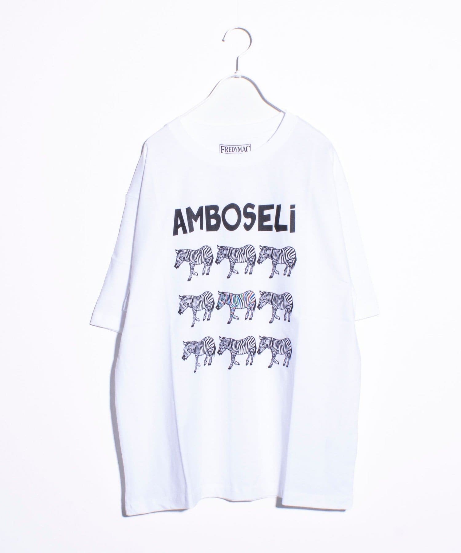 FREDY & GLOSTER(フレディ アンド グロスター) 【FREDYMAC】AMBOSELi オリジナルボディ プリントTシャツ