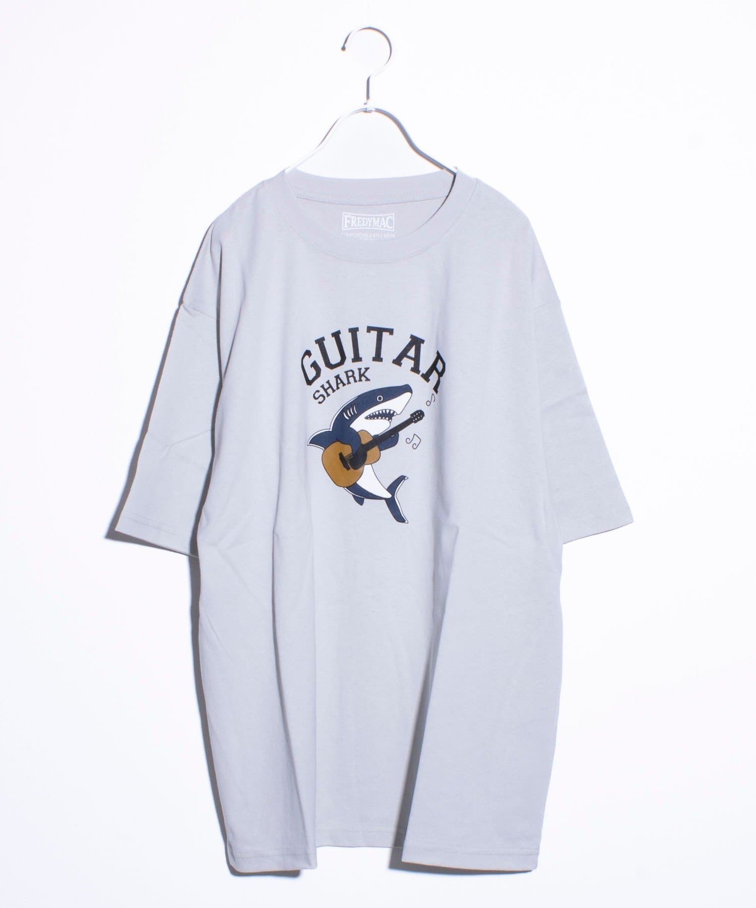 FREDY & GLOSTER(フレディ アンド グロスター) 【FREDYMAC】GUITAR SHARK オリジナルボディ プリントTシャツ