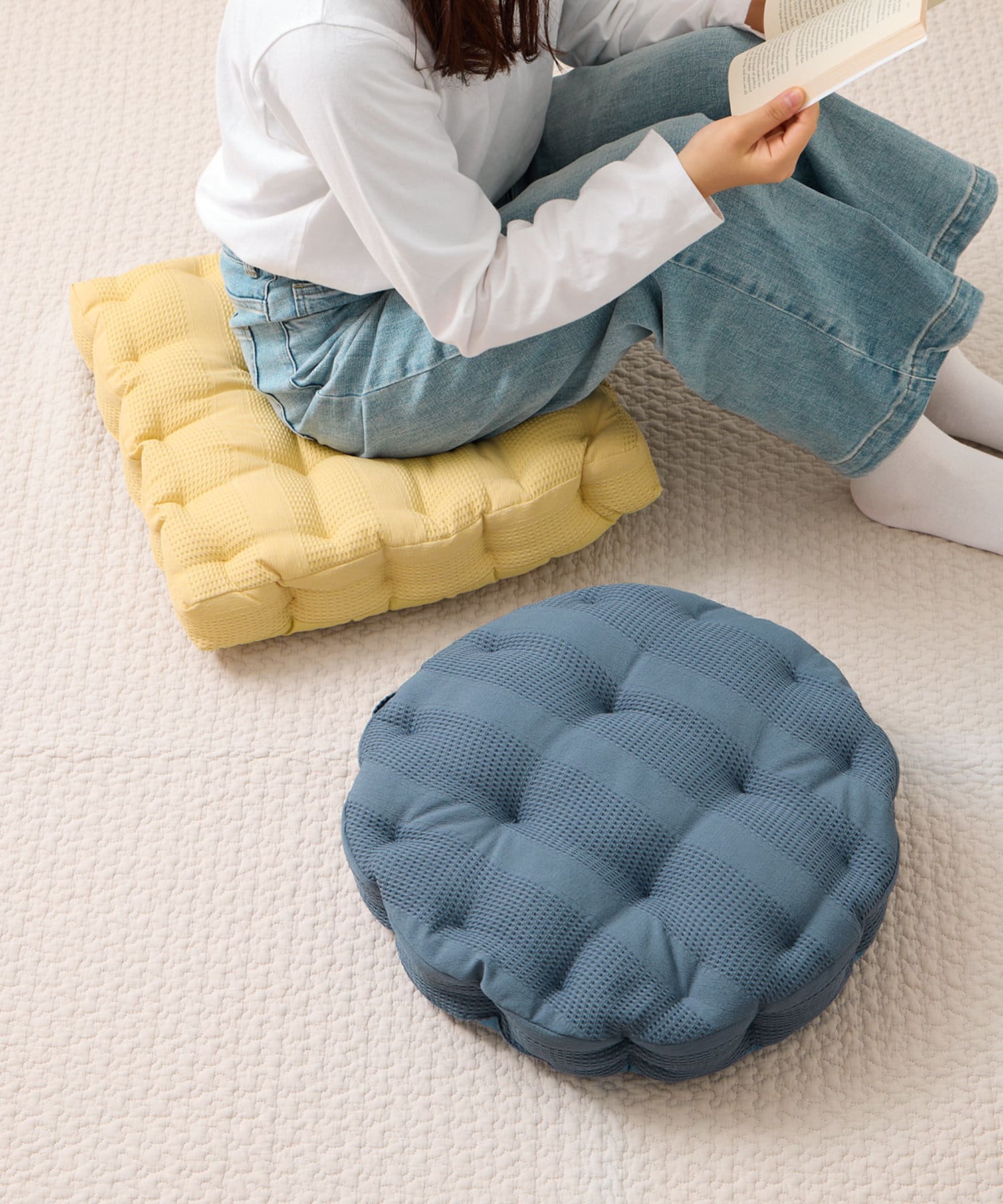 3COINS(スリーコインズ) ラウンドクッション：42cm