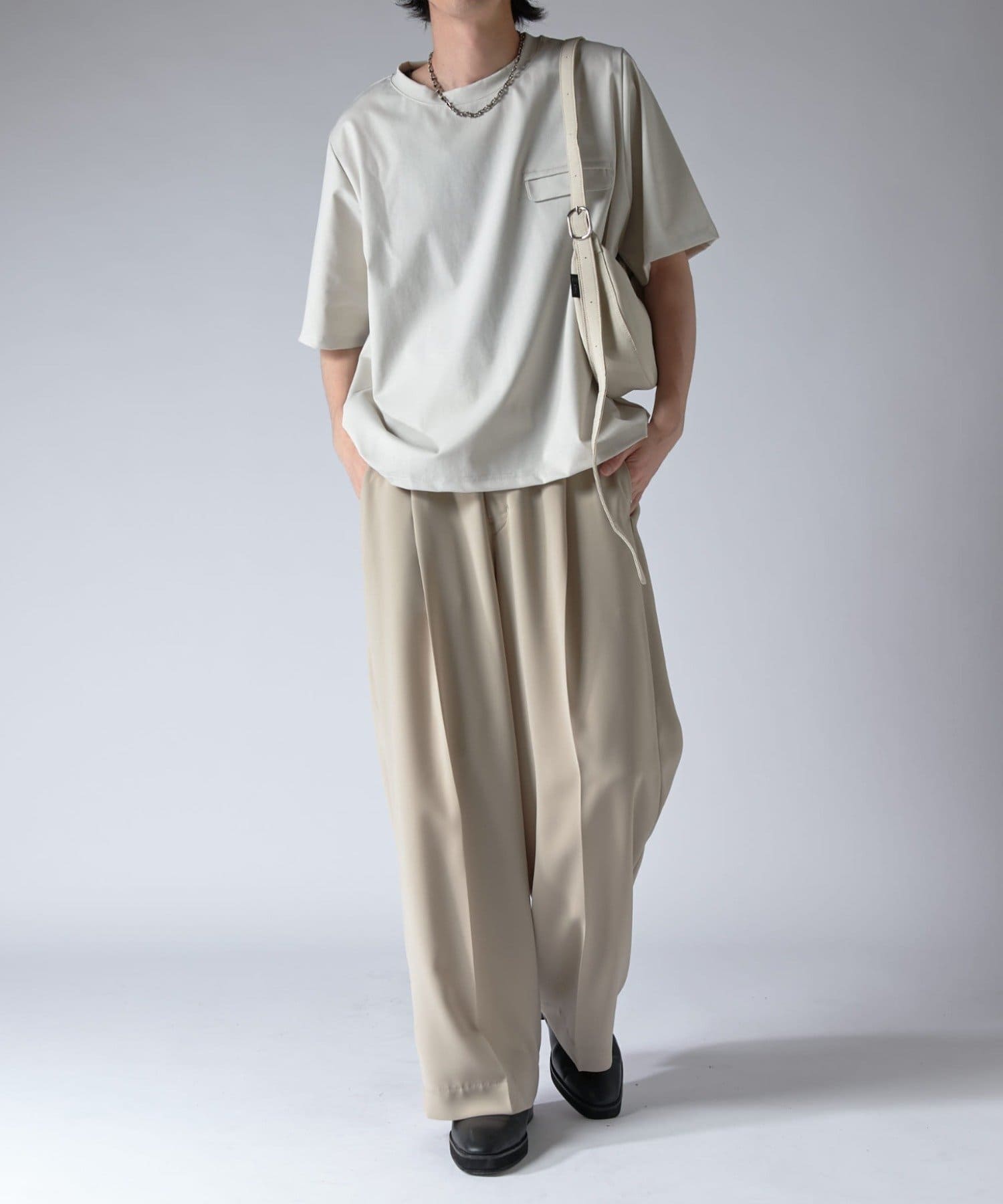 Lui's(ルイス) CRESCENT MOON 2WAY SHOULDER BAG