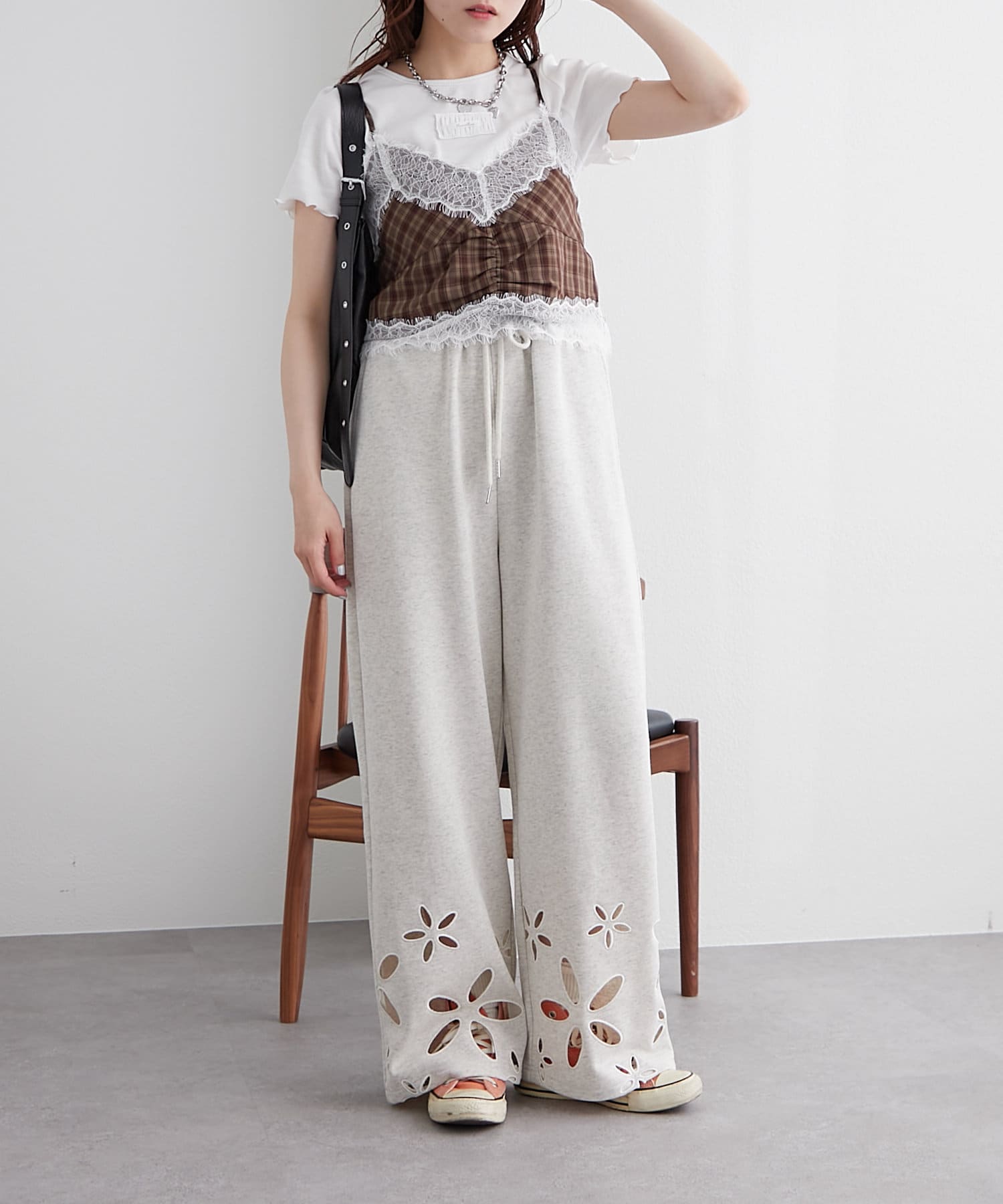 【A-ch closetページ♡】 🔥 Say hello to KZ's Closet in Varanger Oak — the dark-toned