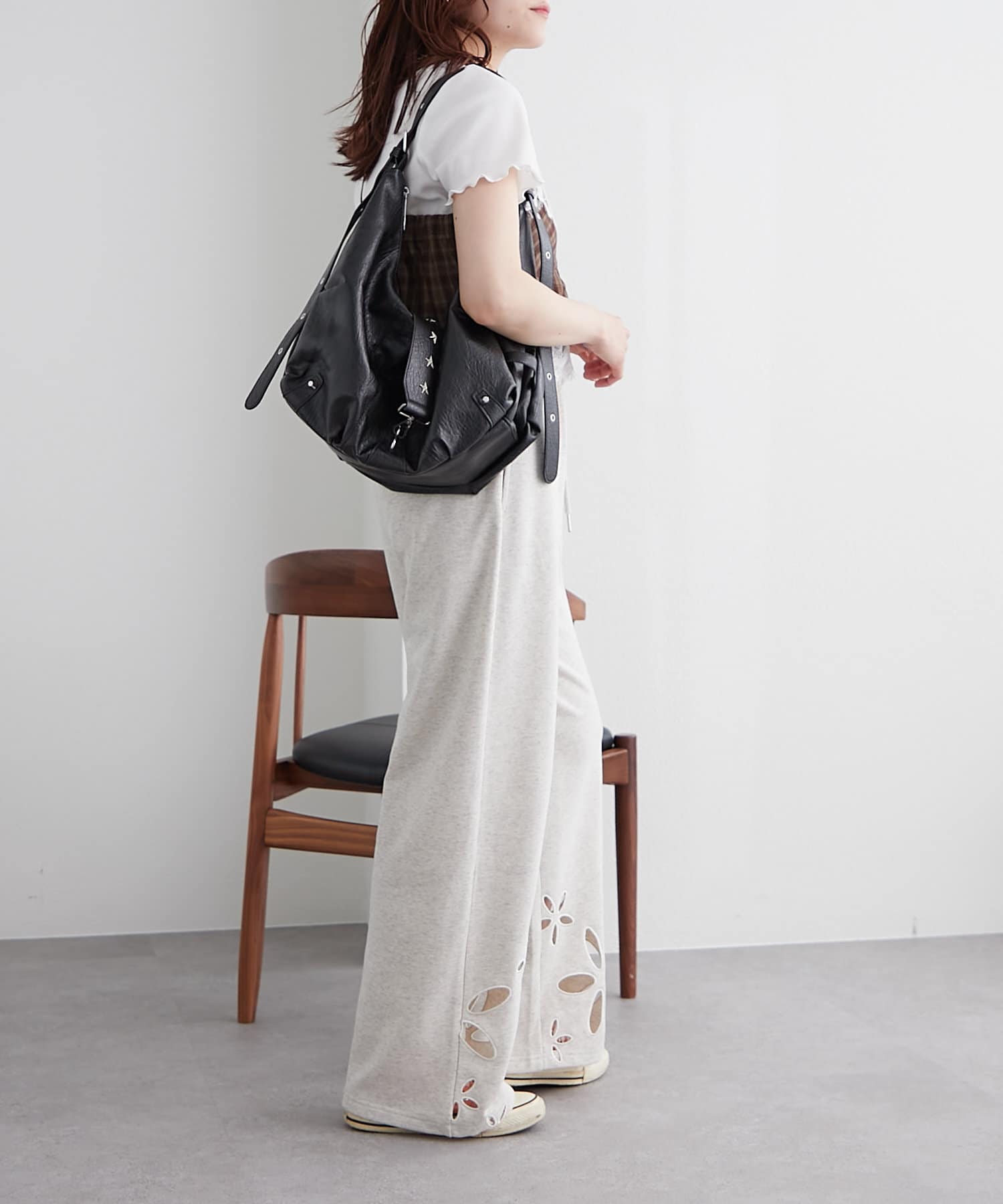 MSクローゼットさん専用 She's Closet パンツ 小花柄プリントストレートワイドベロア