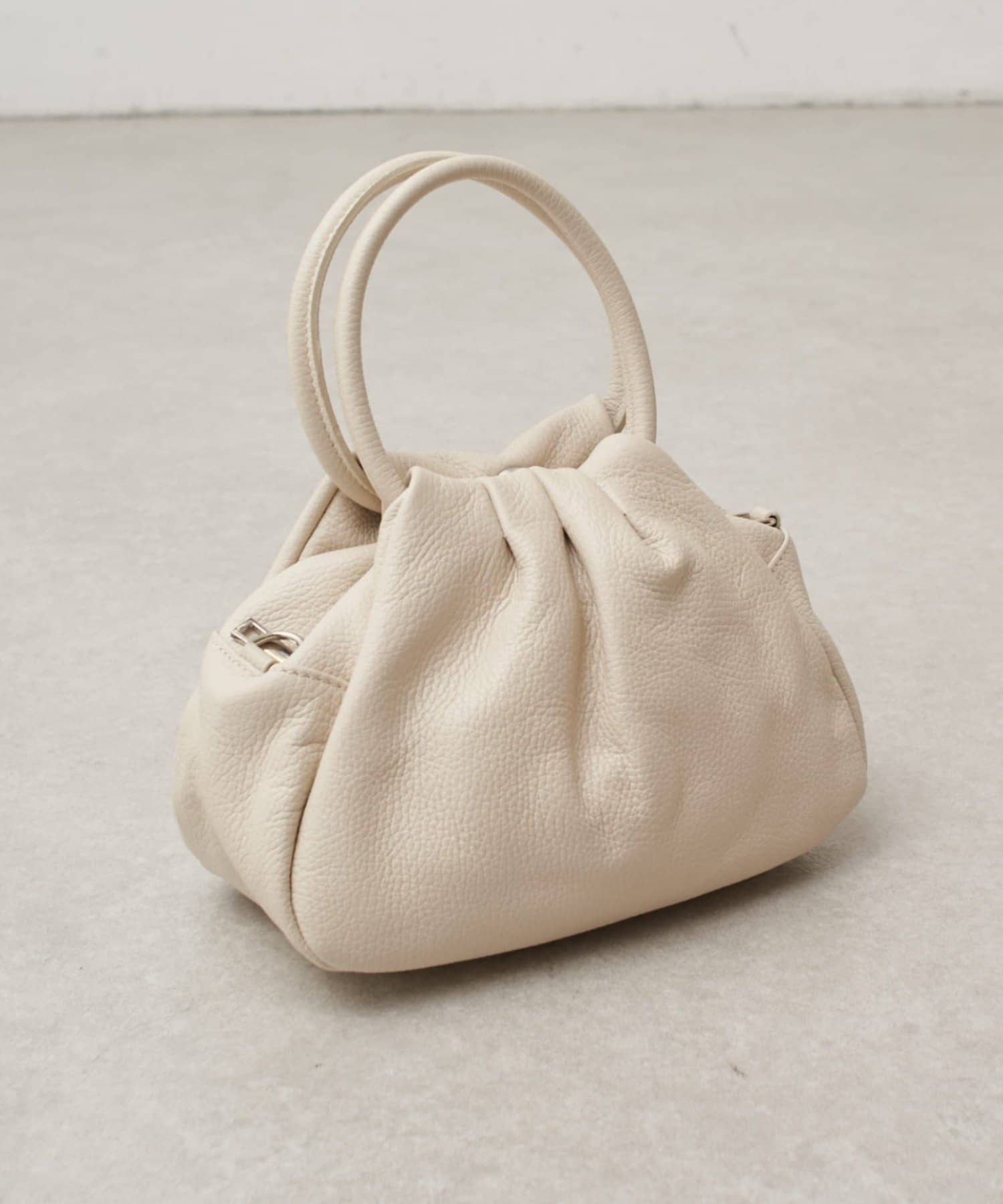 《 Lui's FEMME(ルイス ファム)オリジナル25SSコレクション 》MILLELA FIRENZE 2WAYハンドバッグ●デザインギャザーがよってるデザインが、大人かわいいバッグ。