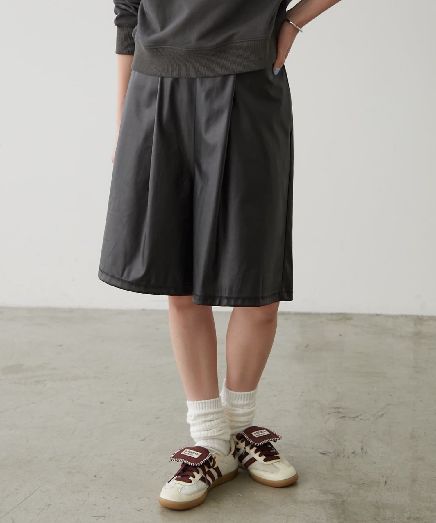 OUTLET(アウトレット) 【earthy_】エコレザーハーフパンツ