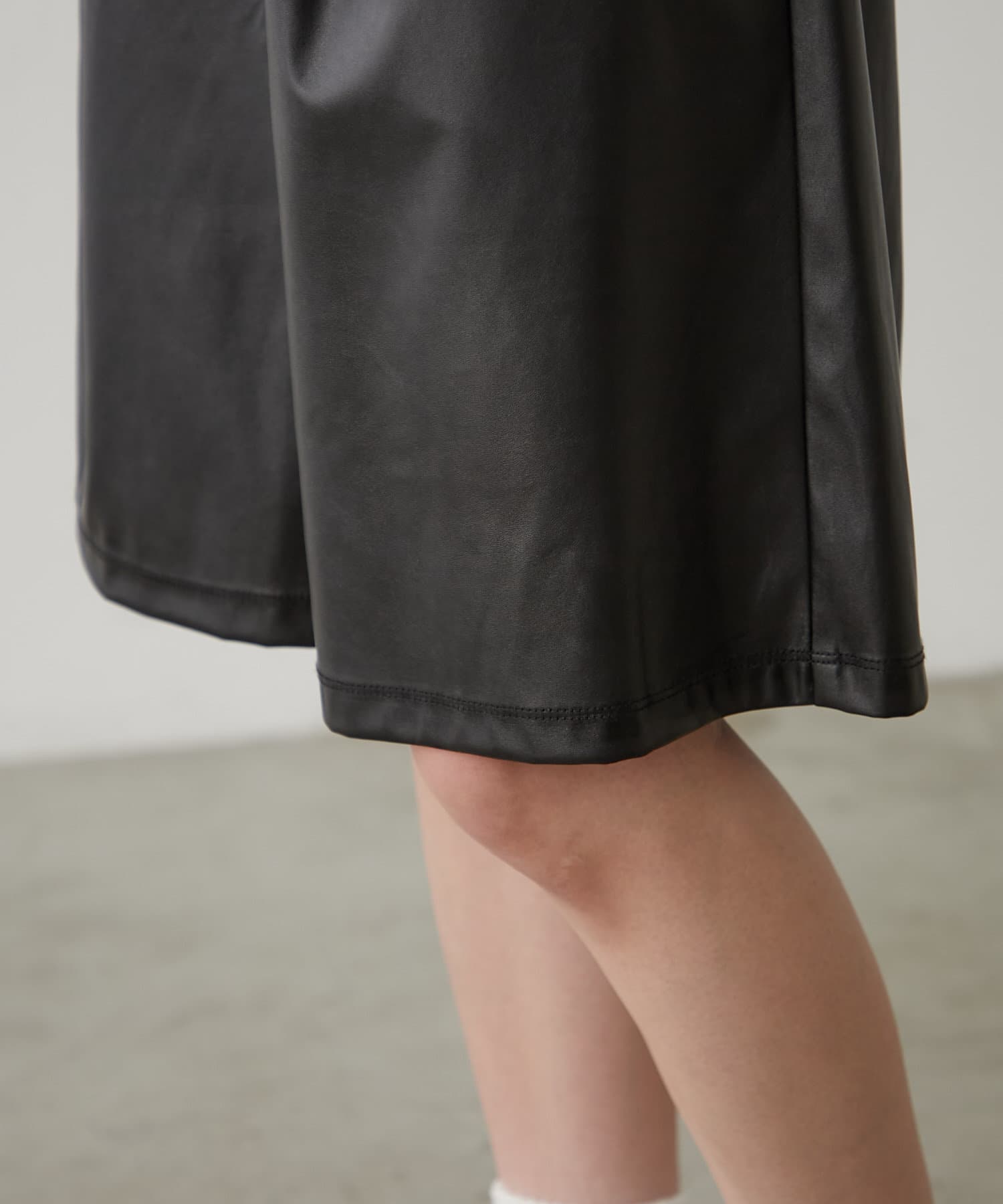 OUTLET(アウトレット) 【earthy_】エコレザーハーフパンツ