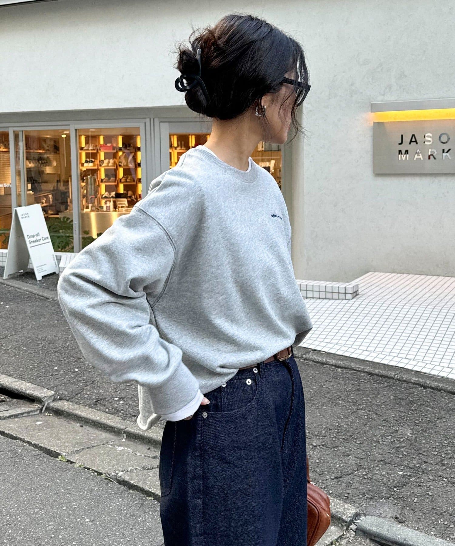 FREDY & GLOSTER(フレディ アンド グロスター) ロゴ刺繍コンパクトスウェットプルオーバー