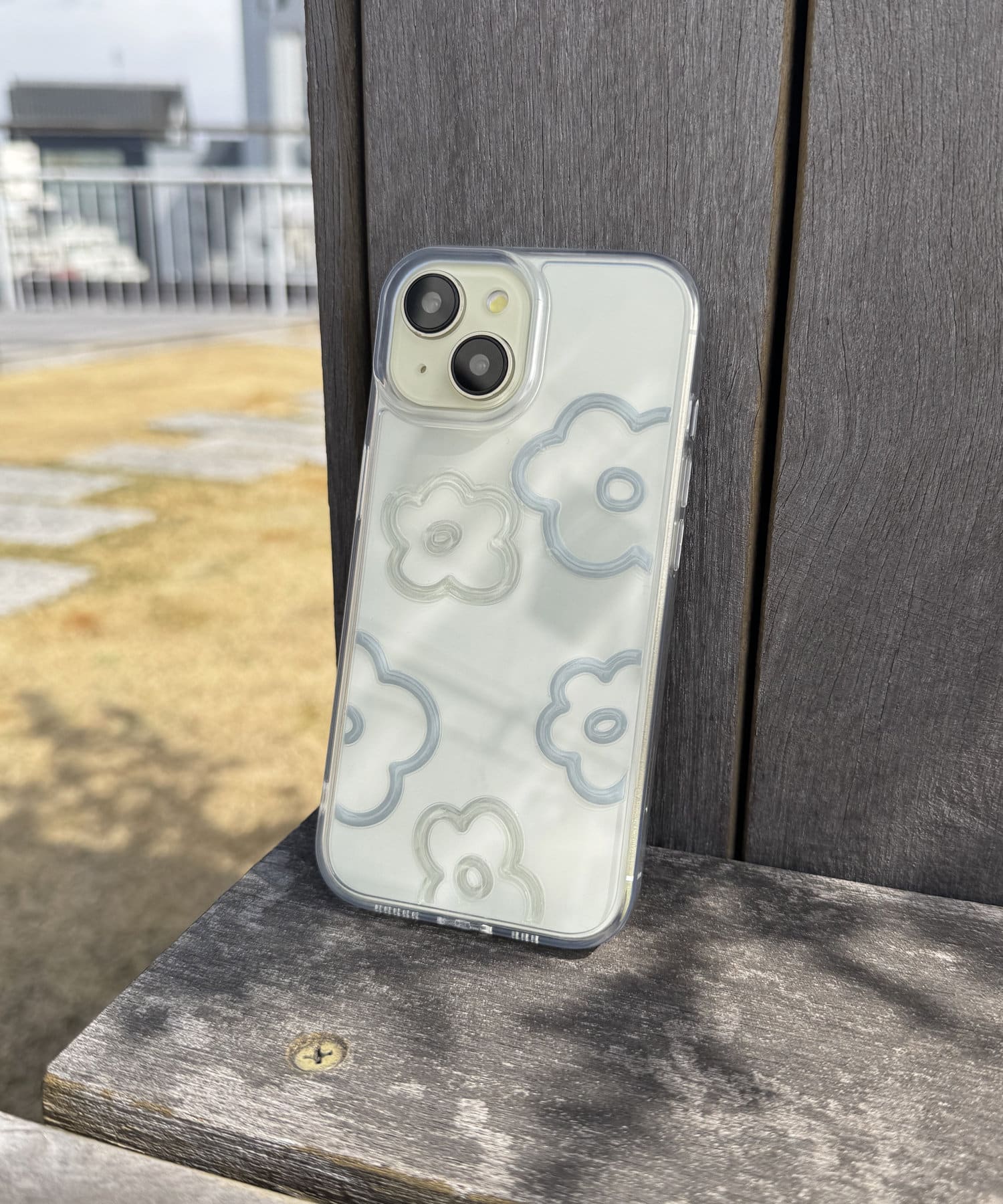 Lattice(ラティス) ニュアンスフラワースマホケース(iPhone15)