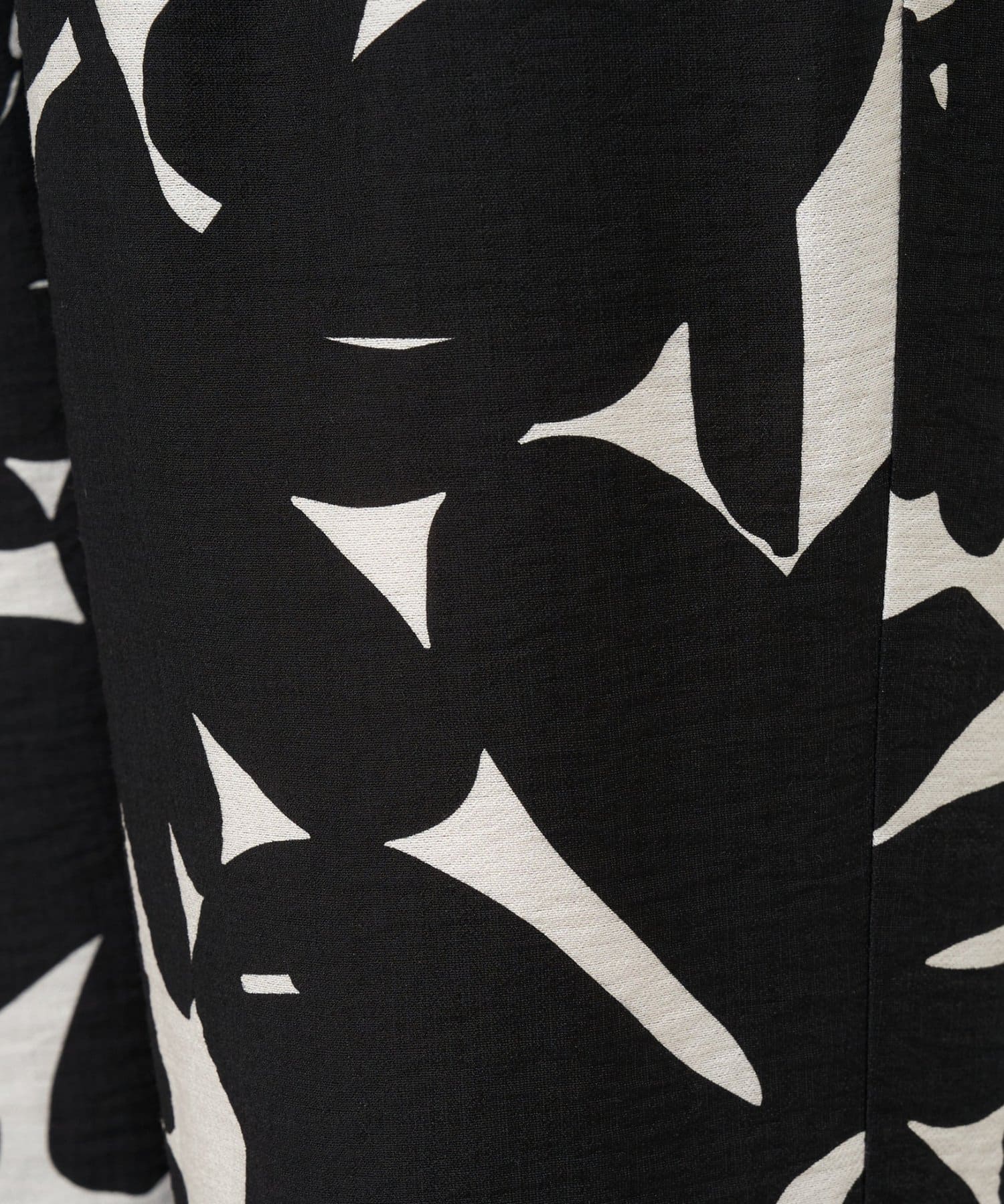 Jena　espace merveilleux(ジェナ　エスパスメルヴェイユ) 大判柄イージーパンツ