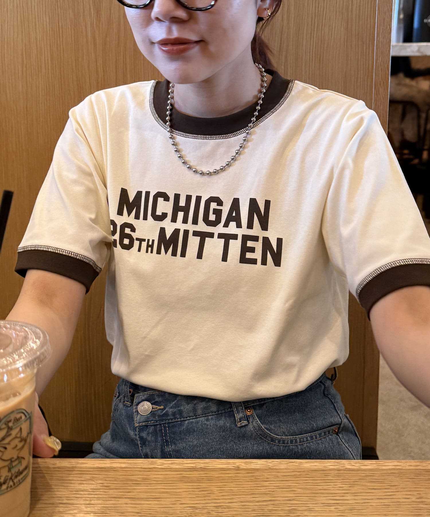 古着のような風合いが魅力☆●デザイン首元と袖口の配色がポイントになるリンガーTシャツはフロントのロゴデザインがヴィンテージ感をプラスします。ストレッチ性に優れた快適な着心地で、身体のラインをすっきり魅