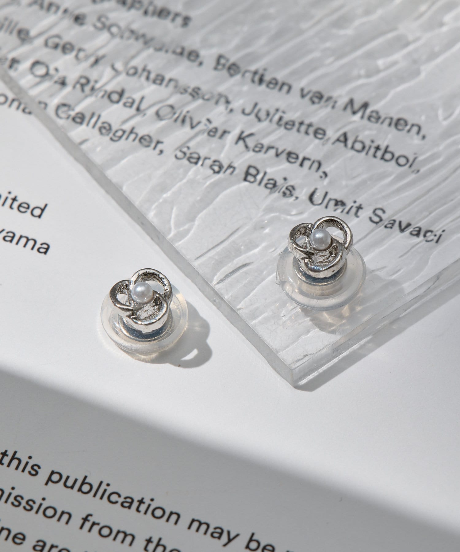 Lattice(ラティス) パールマグネットピアス