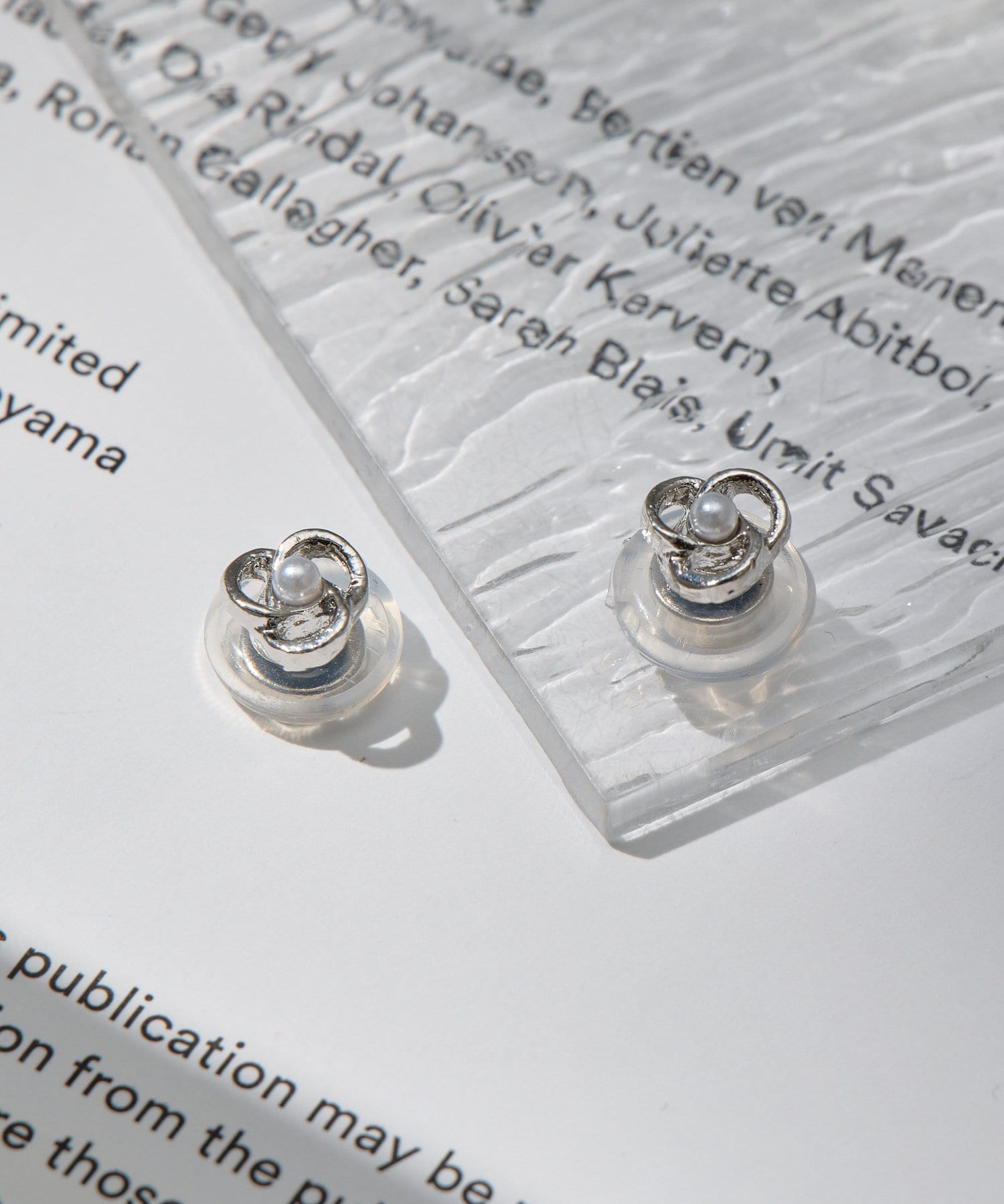 Lattice(ラティス) パールマグネットピアス