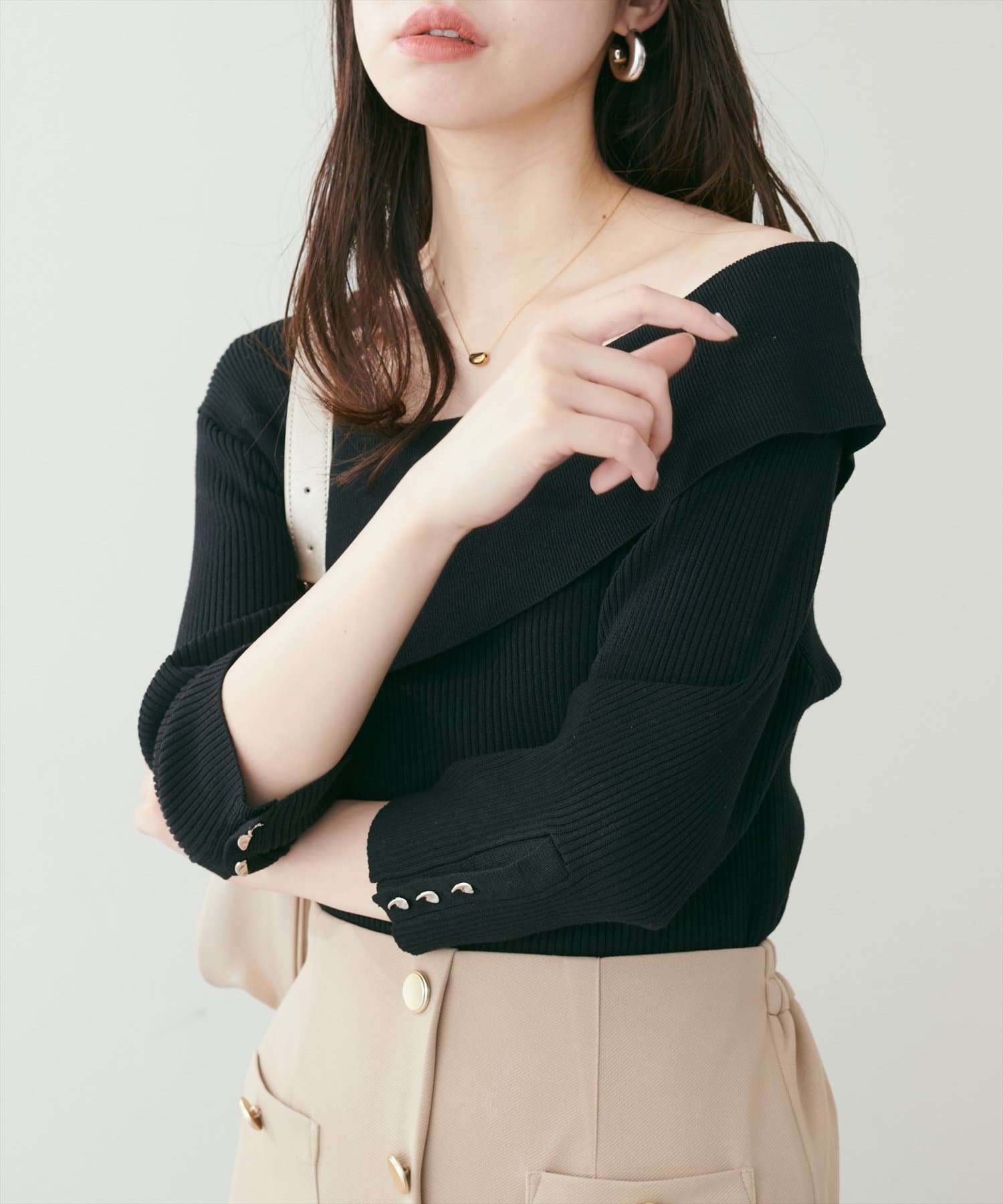 natural couture(ナチュラルクチュール) 【パルクロ限定】アシメオフショルリブニット