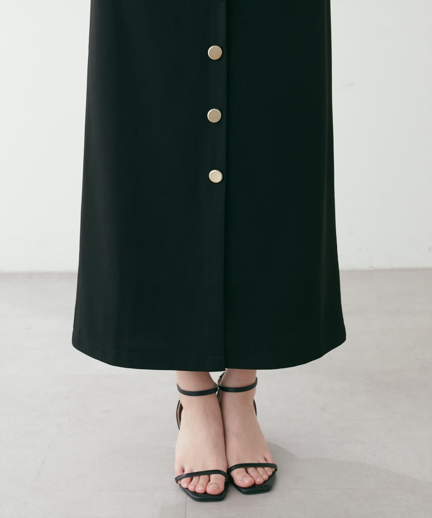 natural couture(ナチュラルクチュール) 【パルクロ限定】ストレッチツイル金釦スカート