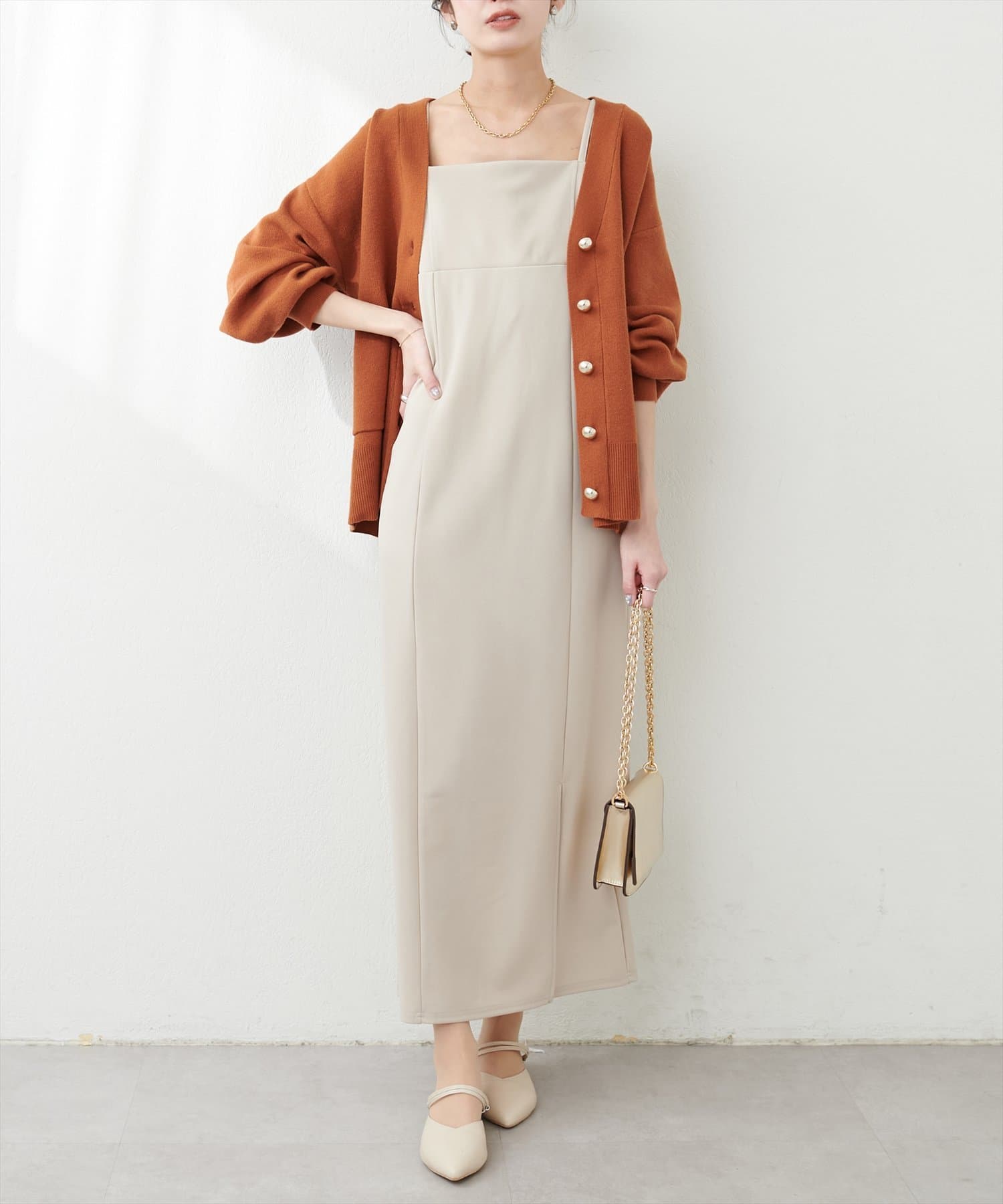 NICE CLAUP / OLIVE des OLIVE OUTLET(ナイスクラップ  / オリーブ デ オリーブ アウトレット) 【natural couture】ぷっくり金ボタンミドルカーデ