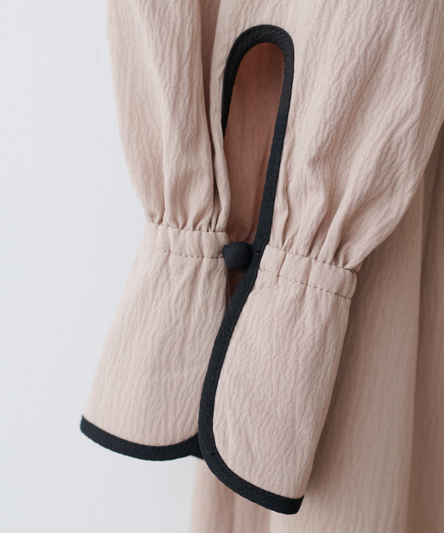 NICE CLAUP / OLIVE des OLIVE OUTLET(ナイスクラップ  / オリーブ デ オリーブ アウトレット) 【natural couture】配色くるみ釦ワンピース