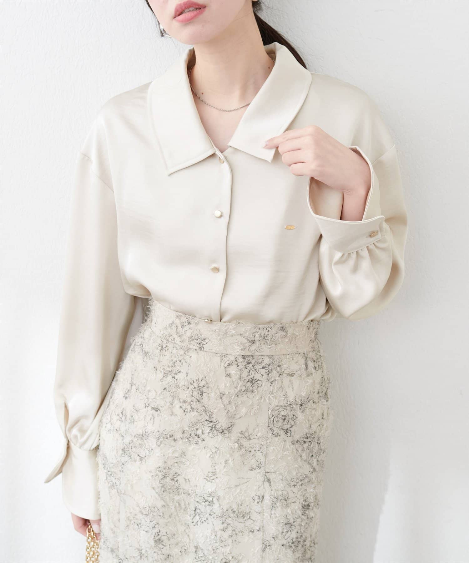 NICE CLAUP / OLIVE des OLIVE OUTLET(ナイスクラップ  / オリーブ デ オリーブ アウトレット) 【natural couture】プチメタルプレート付きブラウス