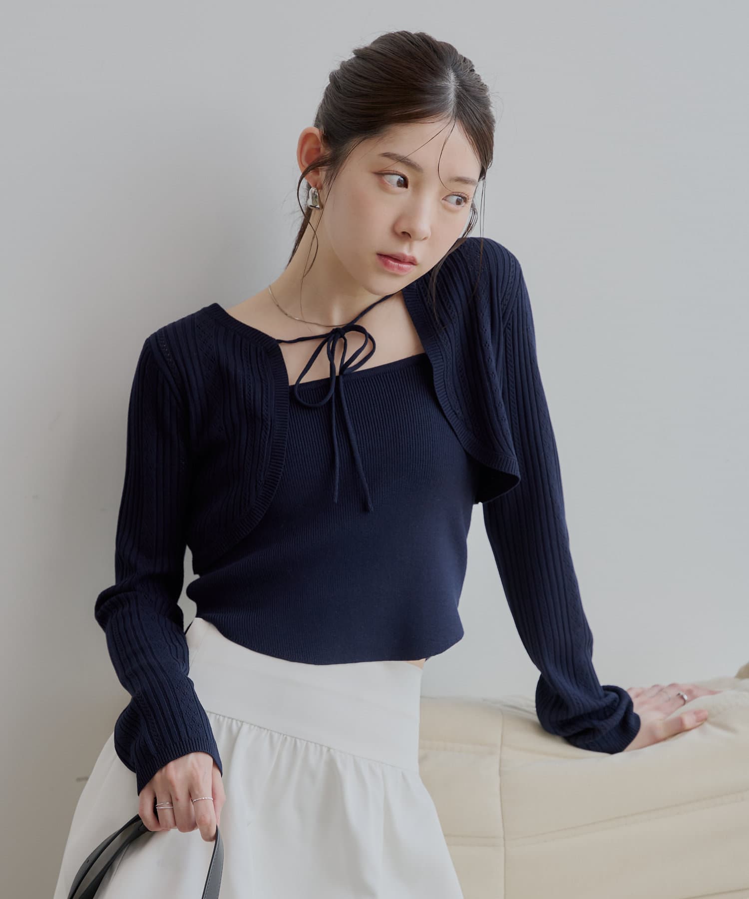 女性らしさを引き立てるボレロ＋ベアセット▶商品ポイント・繊細な透かし編みが施されたボレロは、女性らしさを演出してくれます。・レーヨン素材を使用しているため、肌触りの良さと上品な光沢感が魅力です。・コン