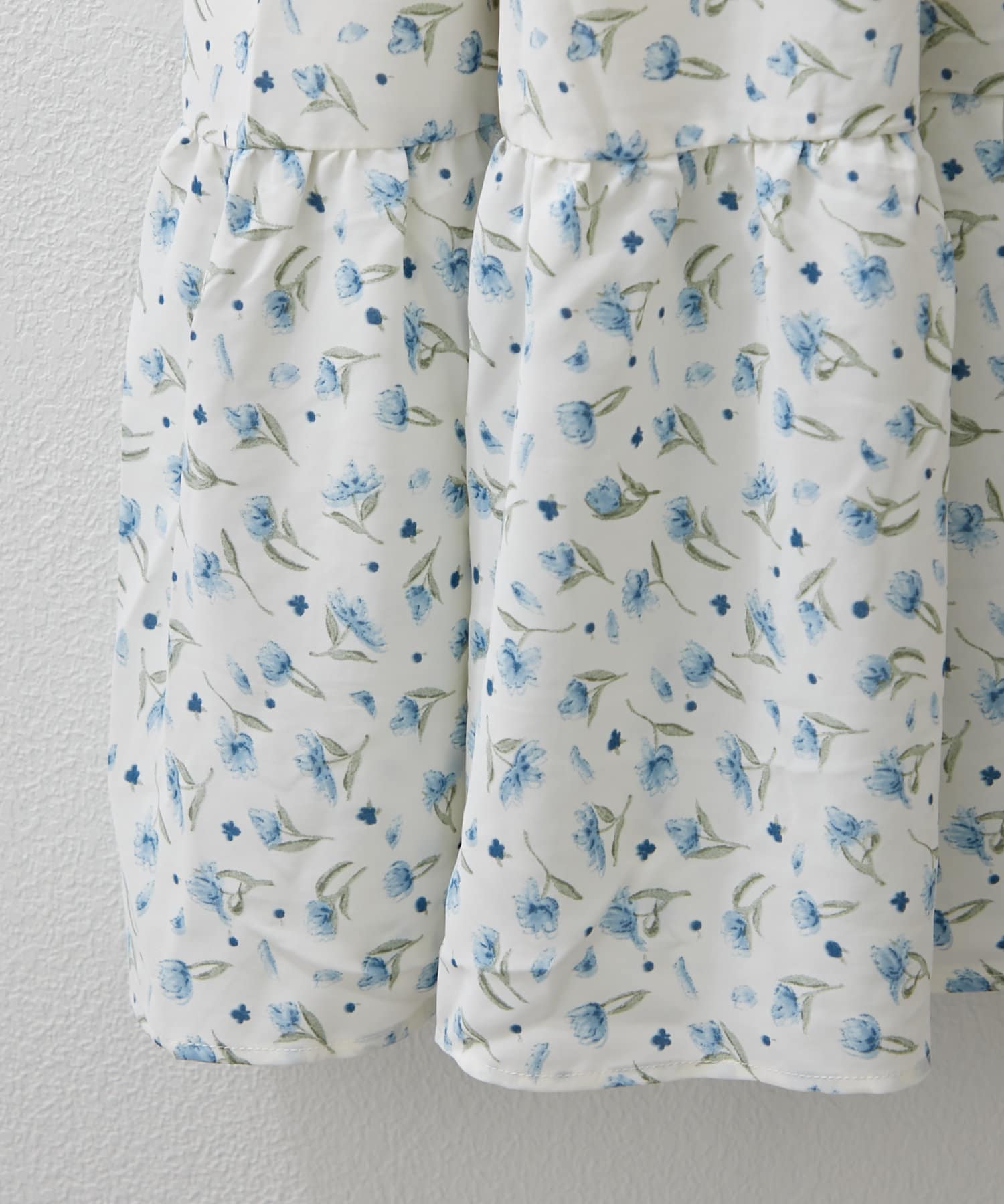 NICE CLAUP / OLIVE des OLIVE OUTLET(ナイスクラップ  / オリーブ デ オリーブ アウトレット) 【RMAF】小花柄肩リボンワンピ