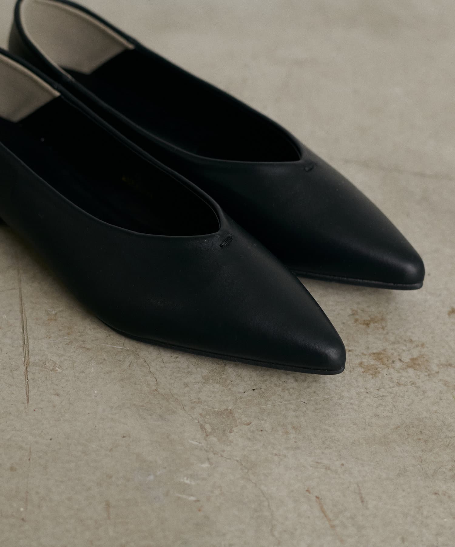 NICE CLAUP / OLIVE des OLIVE OUTLET(ナイスクラップ  / オリーブ デ オリーブ アウトレット) 【LARUTA】ポインテッドパンプス