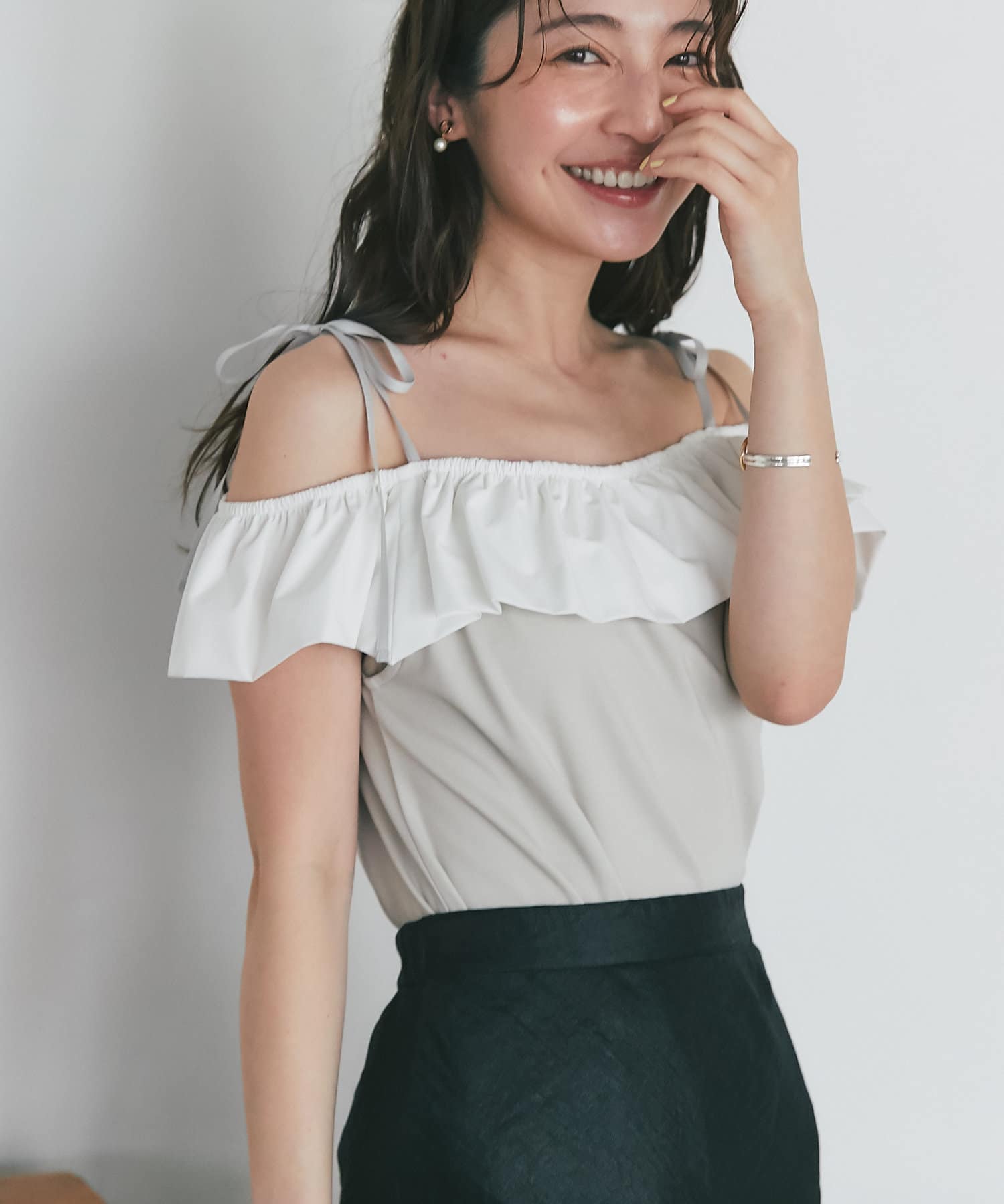 La boutique BonBon✨バイカラーメローラッフルブラウス　水色 MERCURYDUO ブラウス シャツ バイカラーメローラッフルブラウス