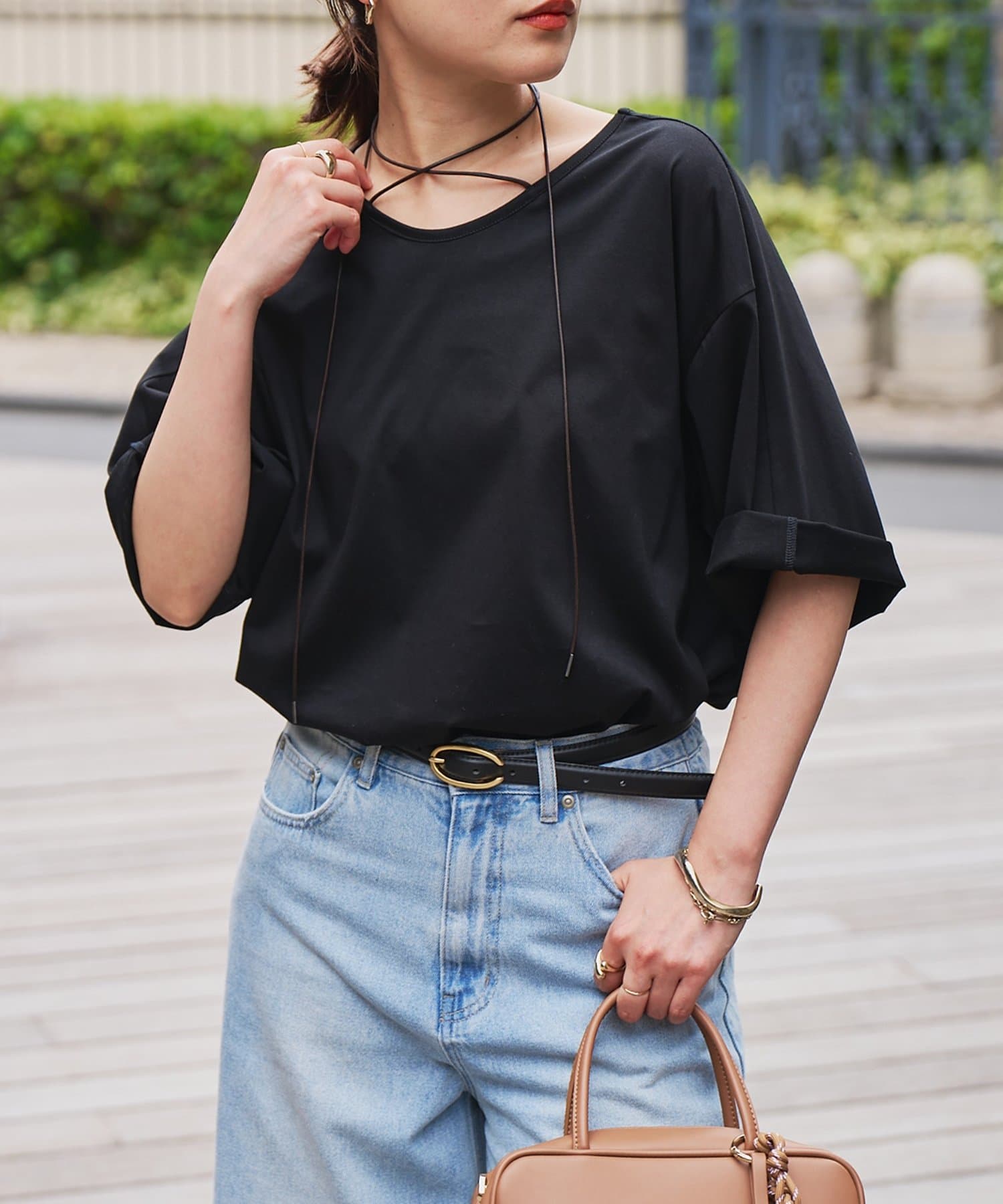 un dix cors(アンディコール) 《夏に快適・接触冷感》前後2WAYチョーカーデザインTブラウス