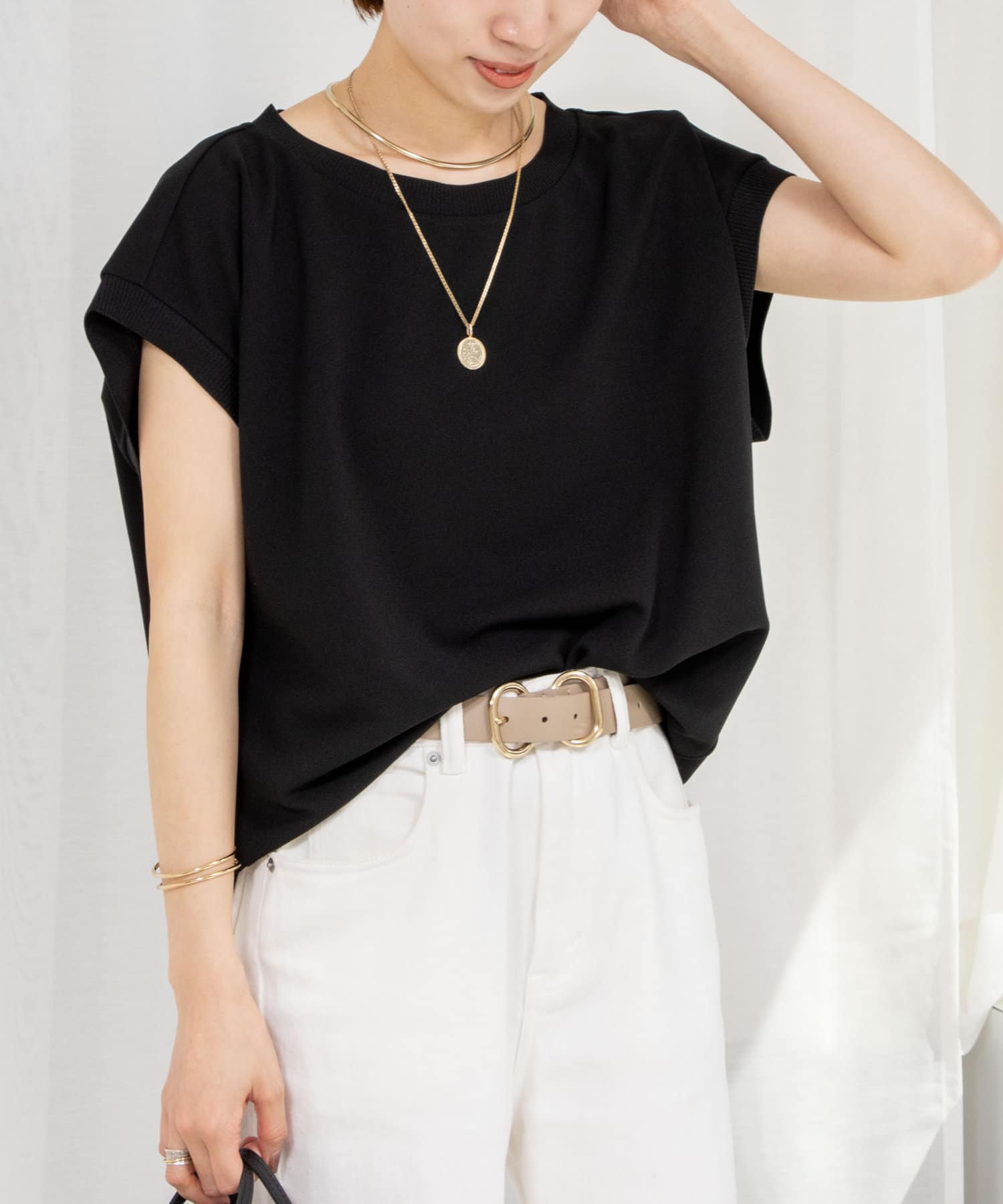 ◇25SS◇Rie Miiler◆Point・快適な着心地が魅力のダンボールジョーゼットを使用したカットソー・優れた伸縮性でストレスフリーな着心地・程よいドレープ感があり、カジュアルすぎない印象・袖と