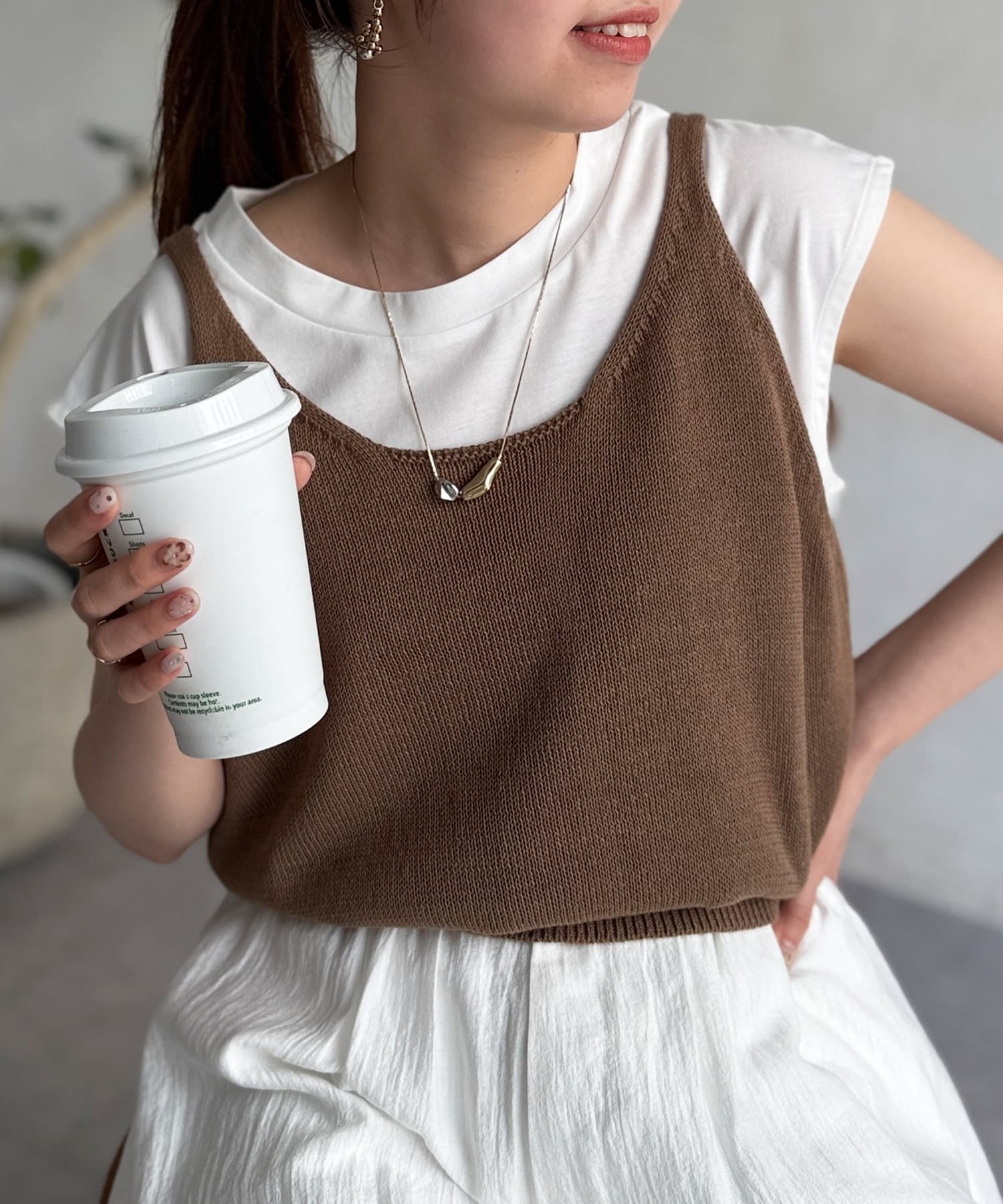ビスチェのセットでコーデにプラスアイテムを。一気にお洒落見え！■pointノースリーブとビスチェがセットになったアイテム。肌触りもよいのでストレスフリーな着心地！ビスチェはニットになっておりブラウスな
