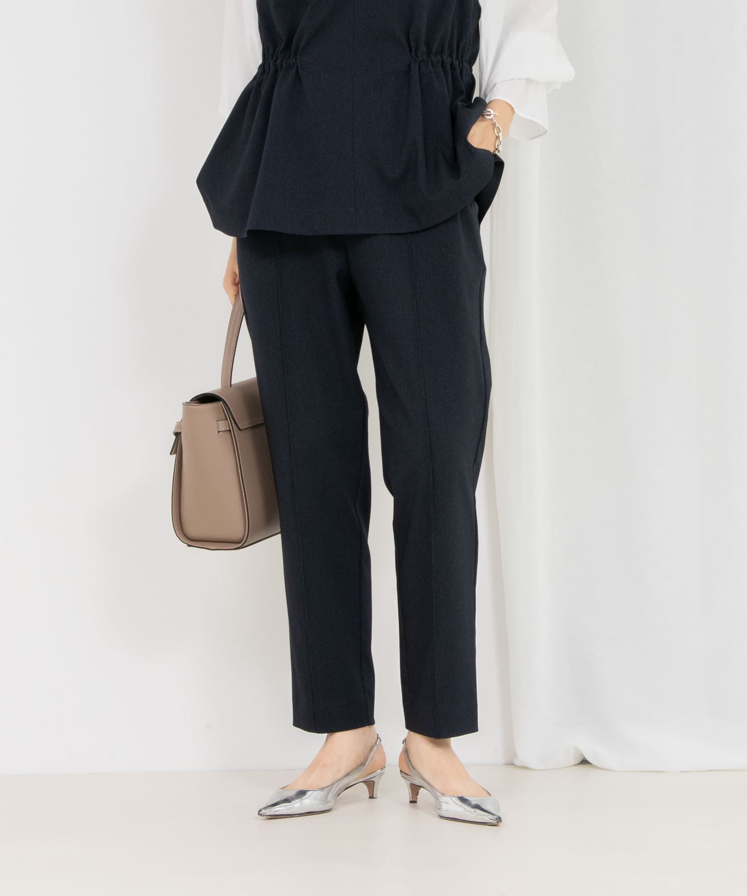 ◇25SS◇NOLLEY'S◆Point・ウエストゴムのイージーな穿き心地が魅力のテーパードパンツ・適度な反発感とキックバック性の良さが特徴の素材を使用・中肉厚でしなやかなストレッチが快適な
