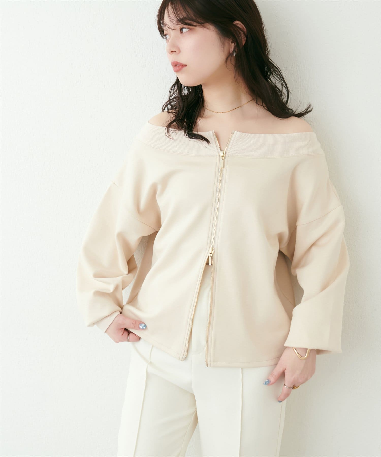【2025SS natural couture】なめらかな肌触りのふわもちプルオーバー■Designルーズなシルエットでゆったりとした着心地が魅力のプルオーバー。ゆったりした襟ぐりは太めのリブでやわら