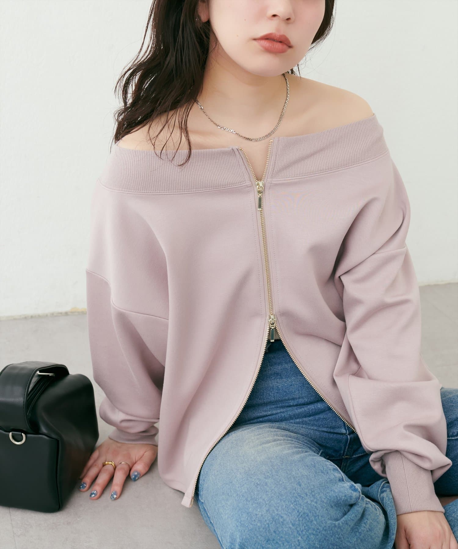 【2025SS natural couture】なめらかな肌触りのふわもちプルオーバー■Designルーズなシルエットでゆったりとした着心地が魅力のプルオーバー。ゆったりした襟ぐりは太めのリブでやわら