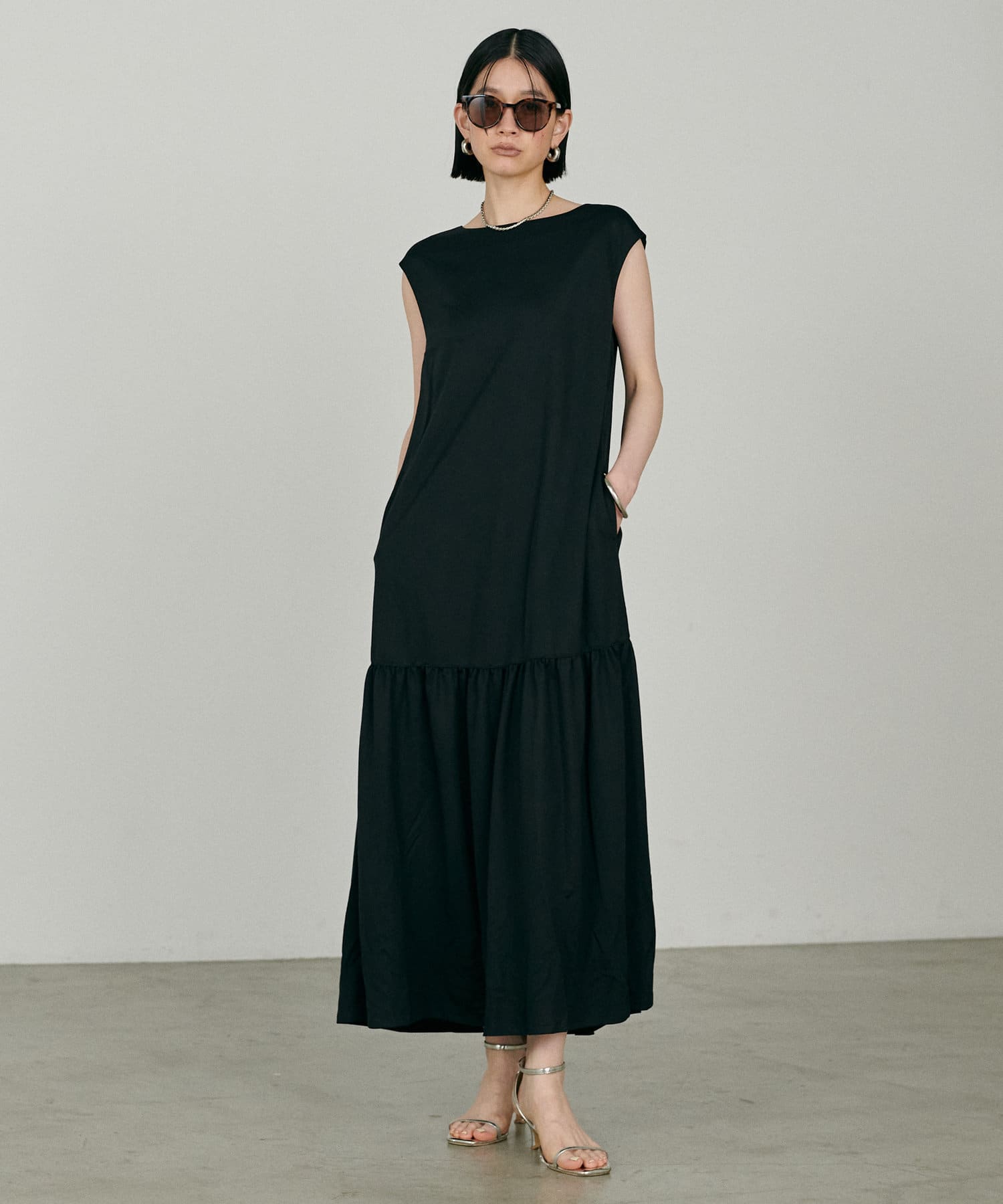 LARUTA(ラルータ) ［Web限定］【接触冷感】ギャザー切替zip付きワンピース