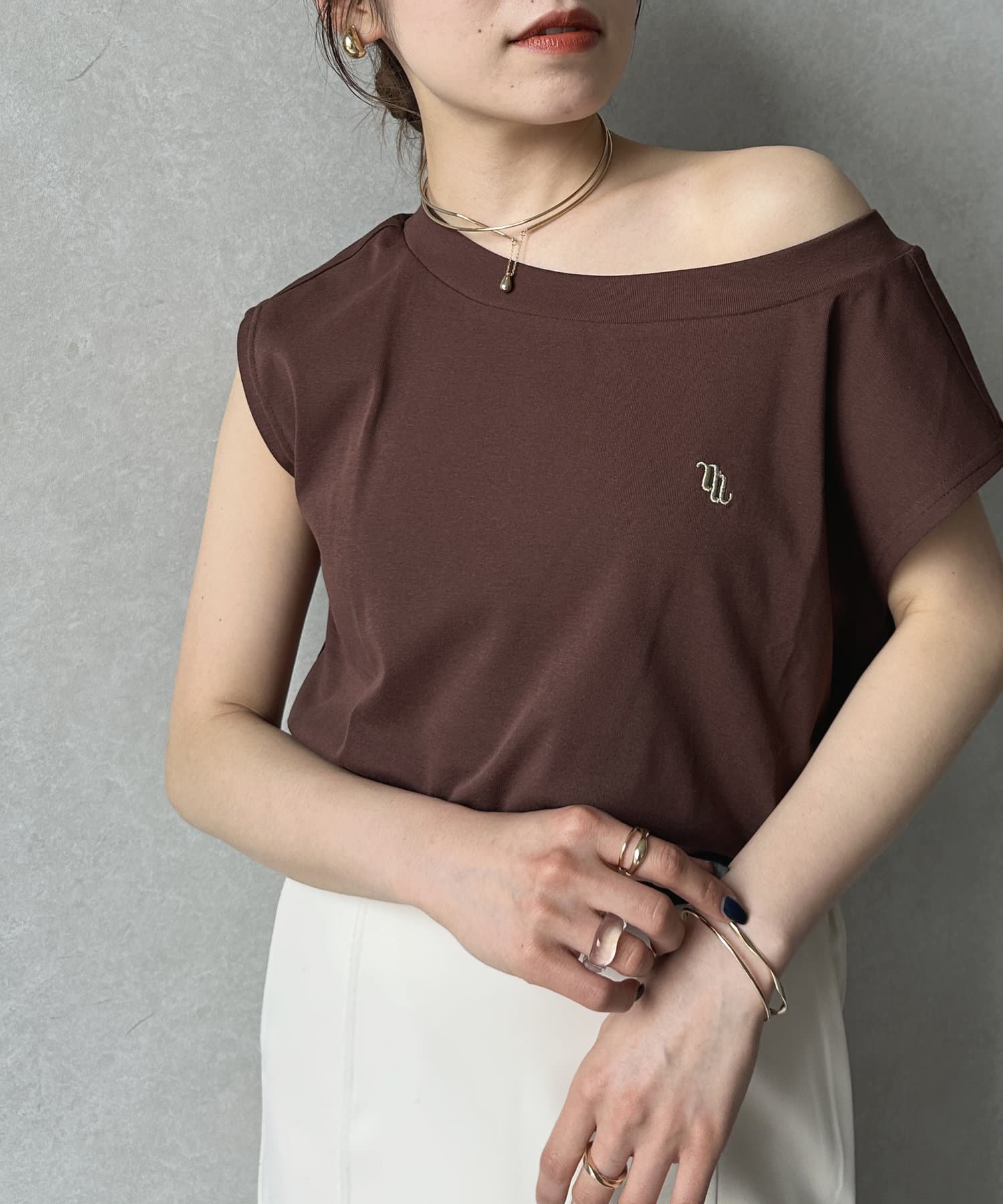 ボートネック刺繍ロゴプルオーバー | Thevon.(ゼヴォン