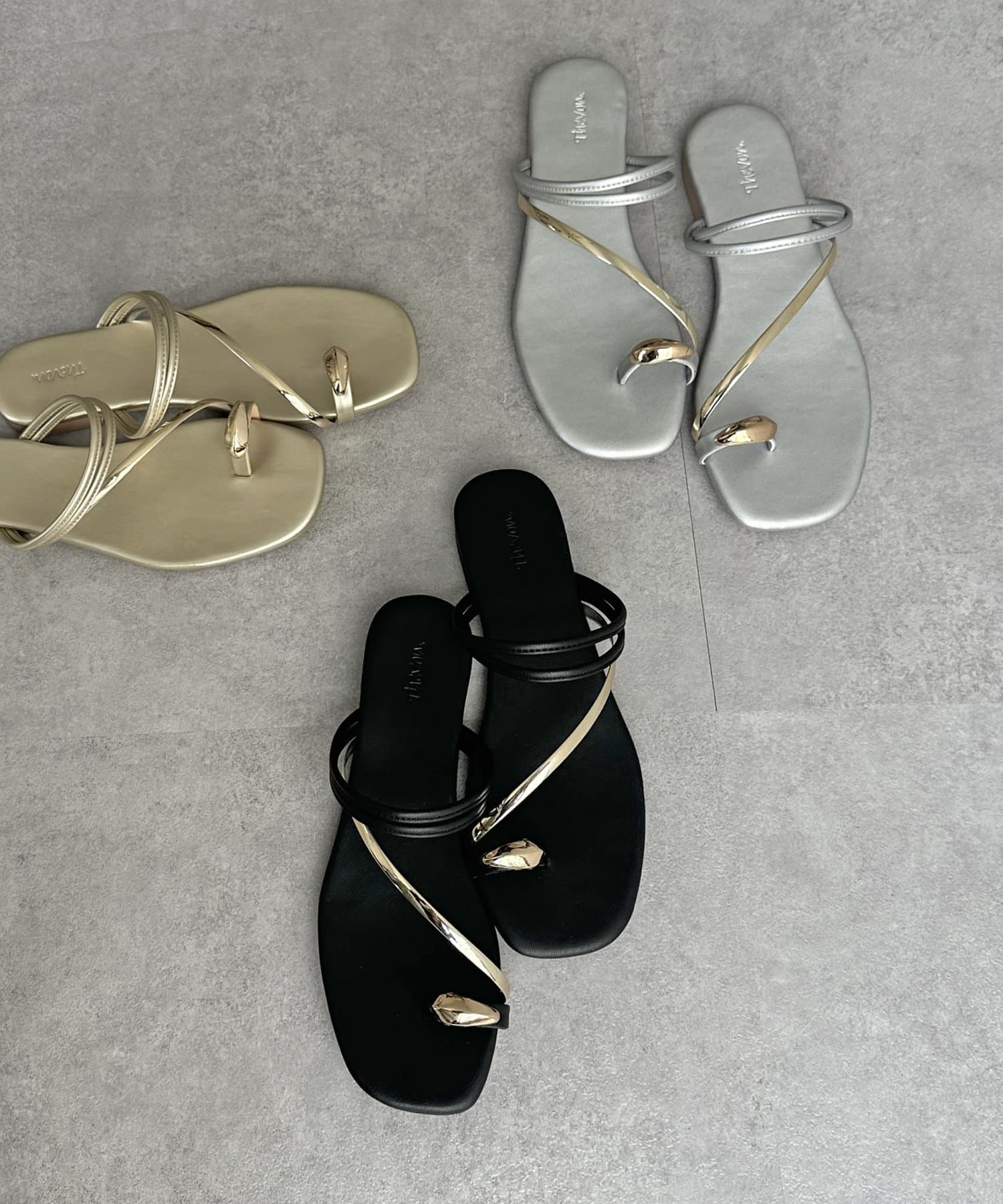 Thevon.(ゼヴォン) GLDトングサンダル