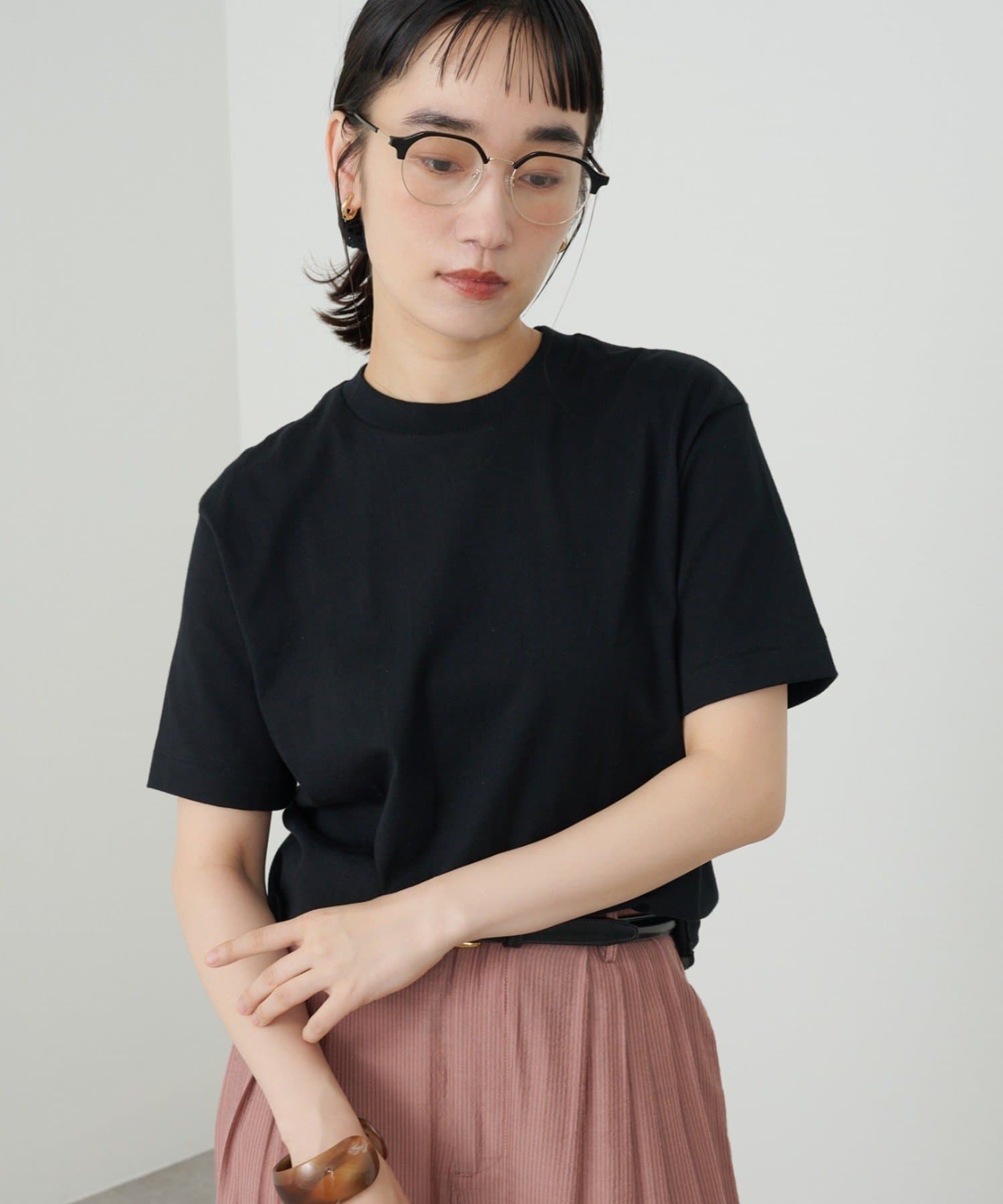 Omekashi(オメカシ) Hanes(ヘインズ) KUROクルーネックTシャツ