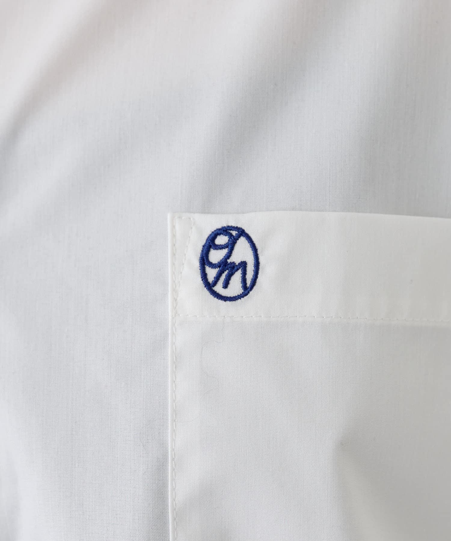 OUTLET(アウトレット) 【Omekashi】ロゴ刺繍スリットシャツ