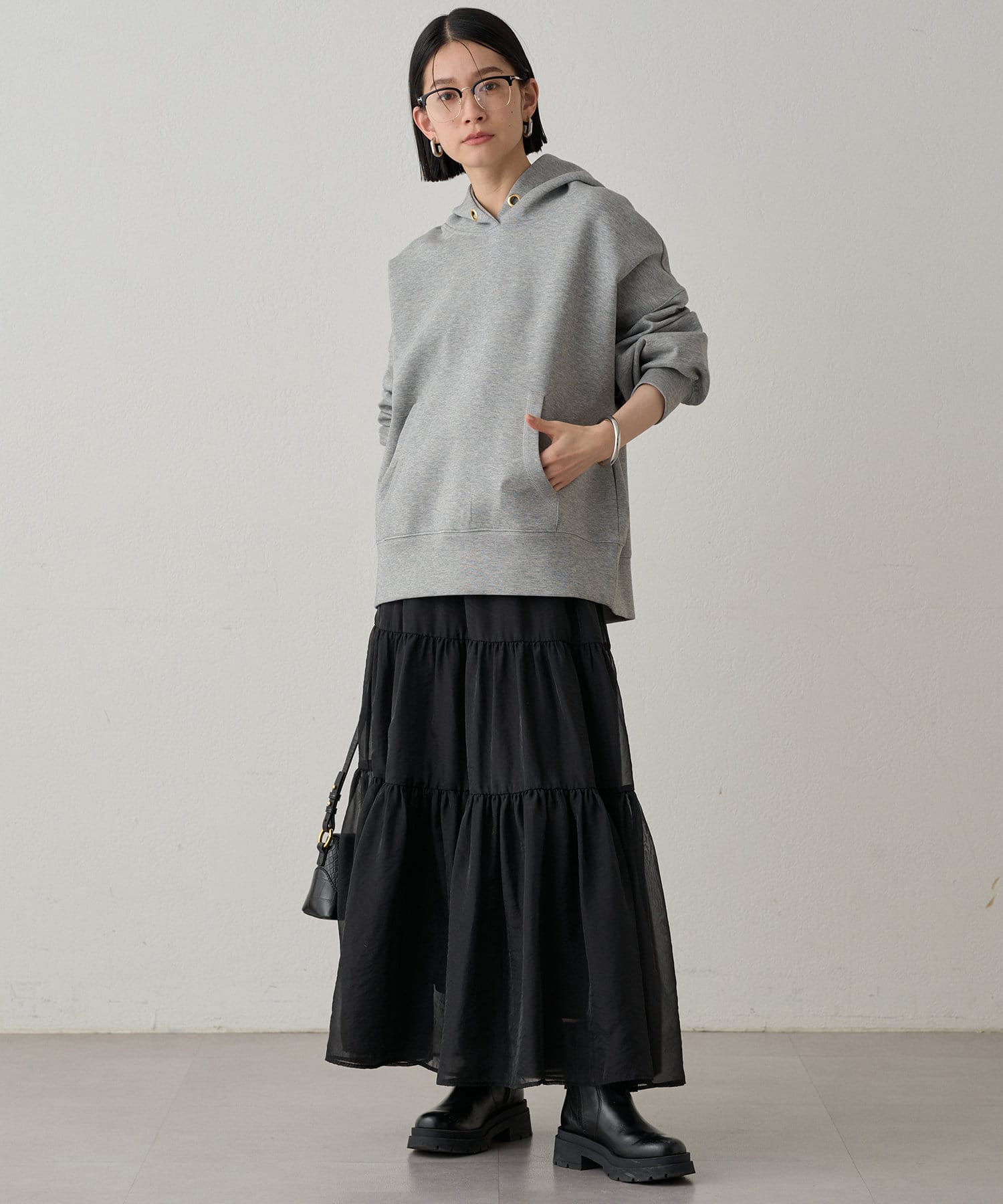 新品タグ付【Loungedress】ポンチフーディー　オフホワイト Loungedress】ポンチフーディー | OUTLET(アウトレット